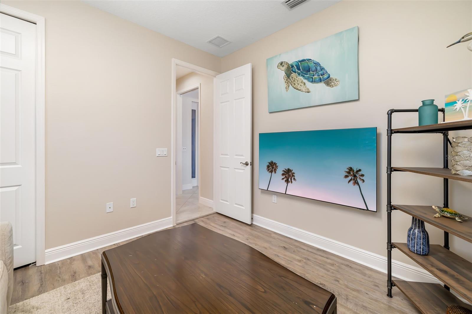 Image 43 of 75 For 436 Chantilly Trail