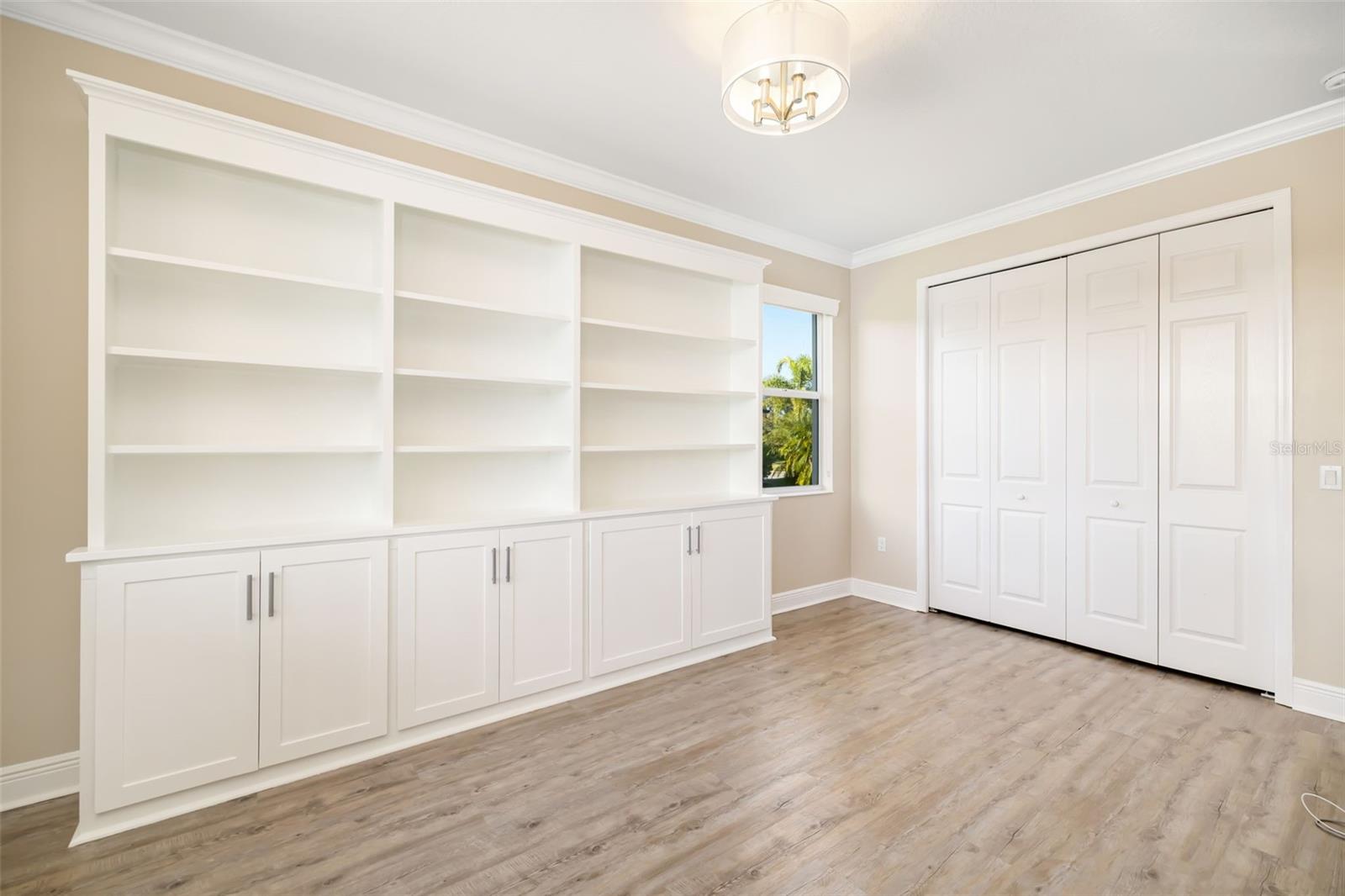 Image 45 of 75 For 436 Chantilly Trail