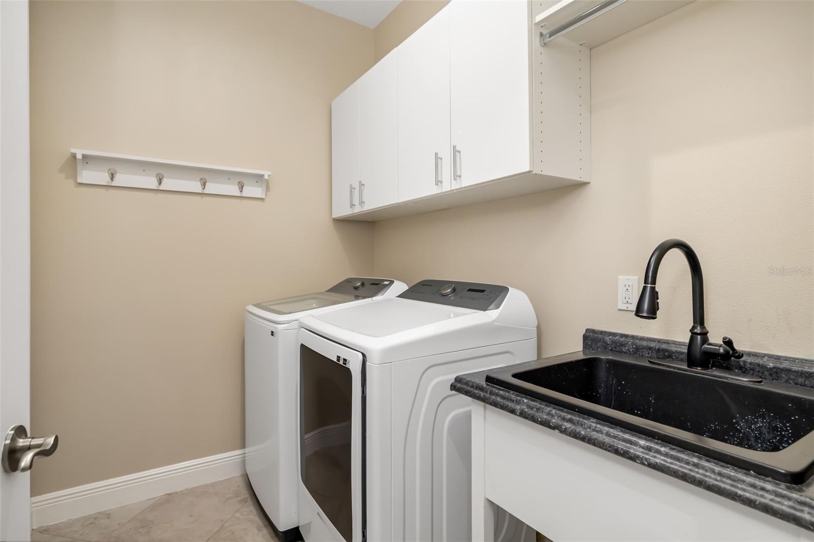 Image 47 of 75 For 436 Chantilly Trail