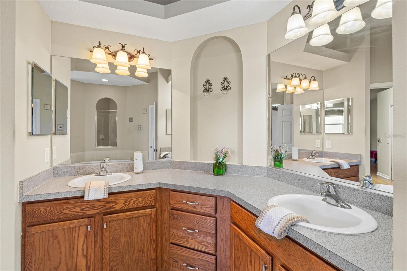 Image 33 of 91 For 14757 2nd Avenue Circle Ne