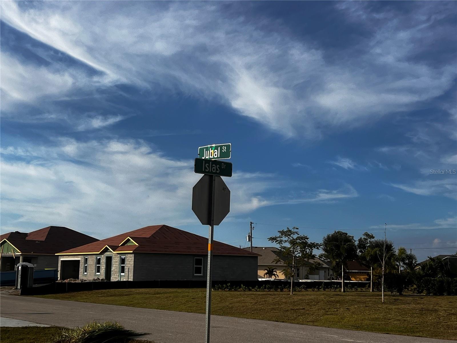 Image 10 of 21 For 25450 & 25458 Islas Drive