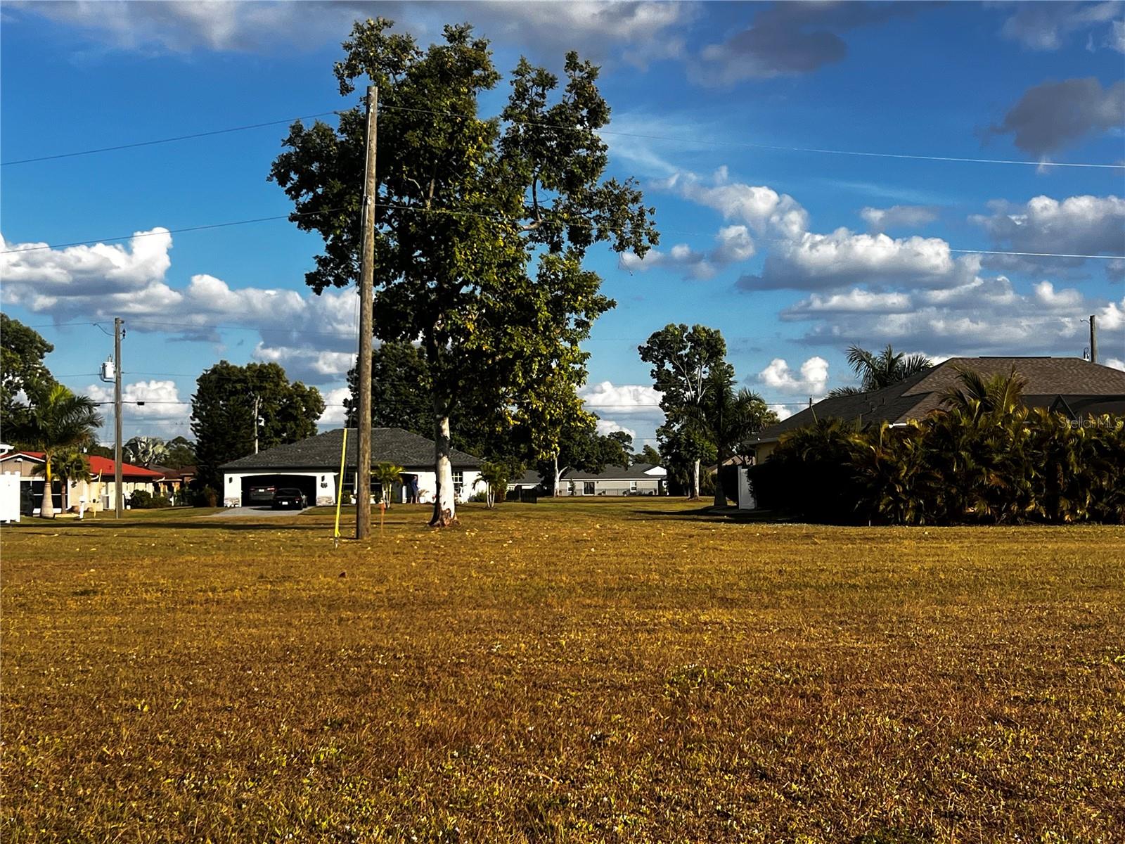 Image 5 of 21 For 25450 & 25458 Islas Drive