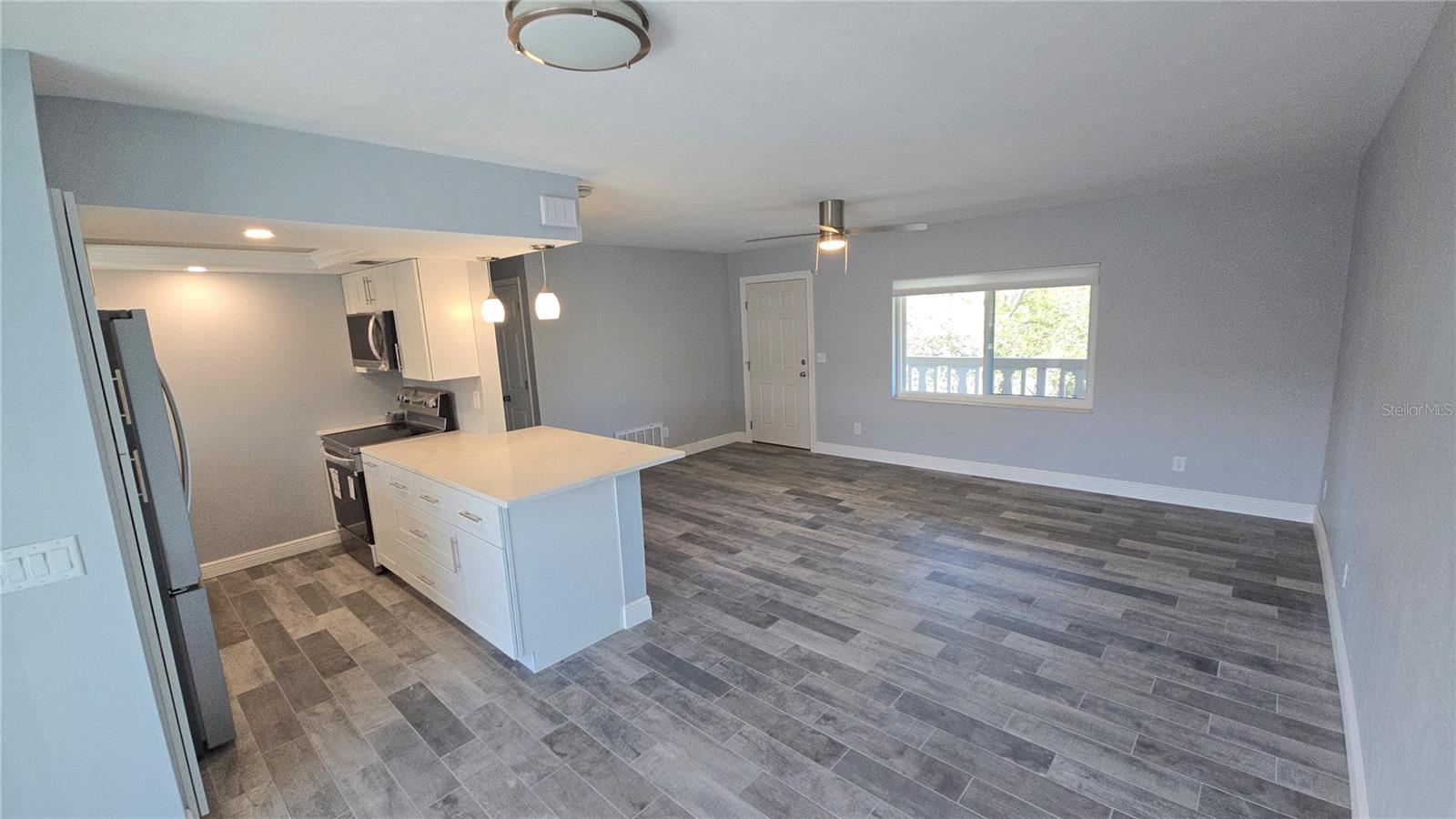 Image 5 of 19 For 3755 School Avenue 42