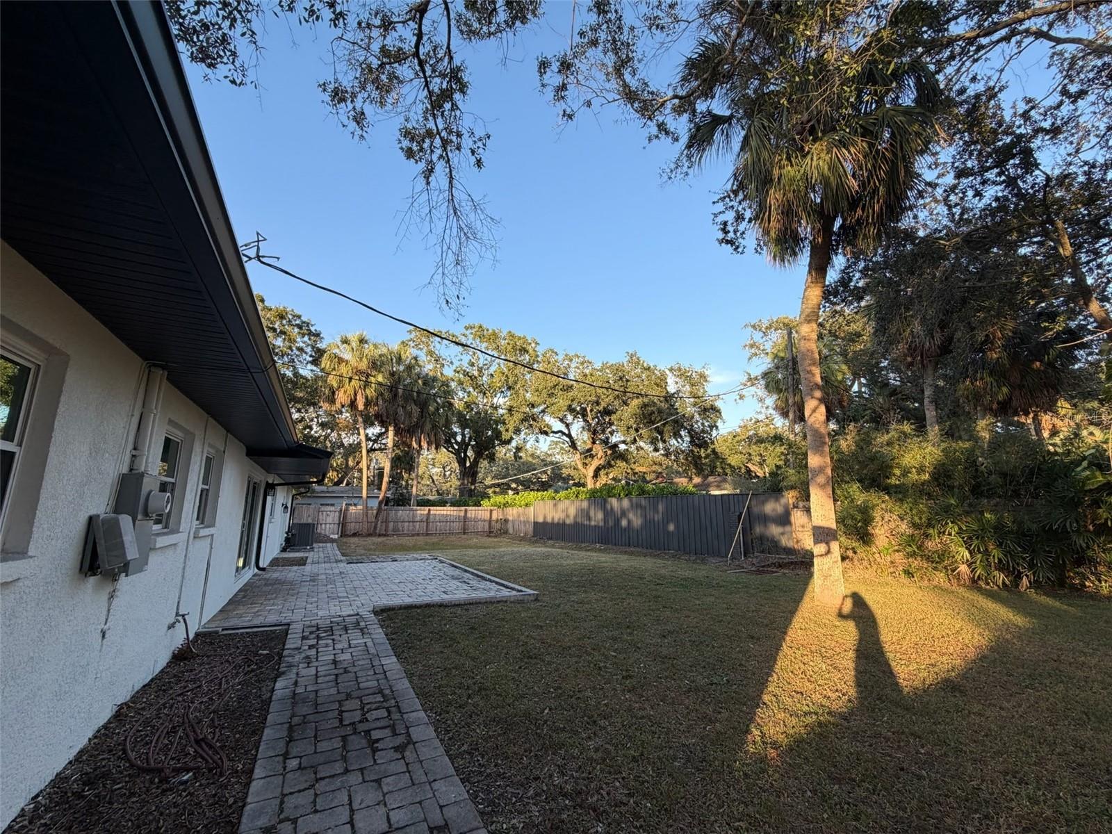 Image 10 of 24 For 2604 West Shore Boulevard