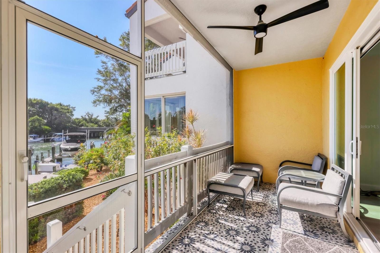 Image 16 of 26 For 862 Hudson Avenue 862