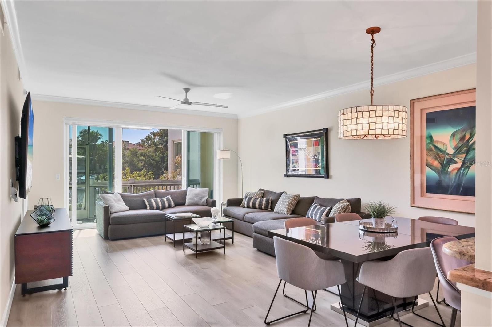 Image 7 of 26 For 862 Hudson Avenue 862