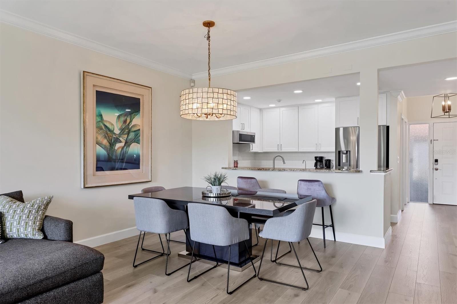 Image 8 of 26 For 862 Hudson Avenue 862