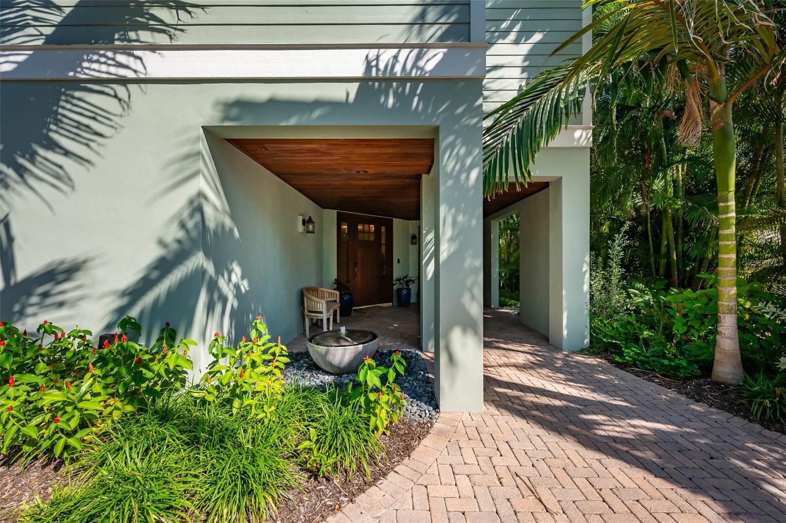 Image 14 of 99 For 526 56th Street