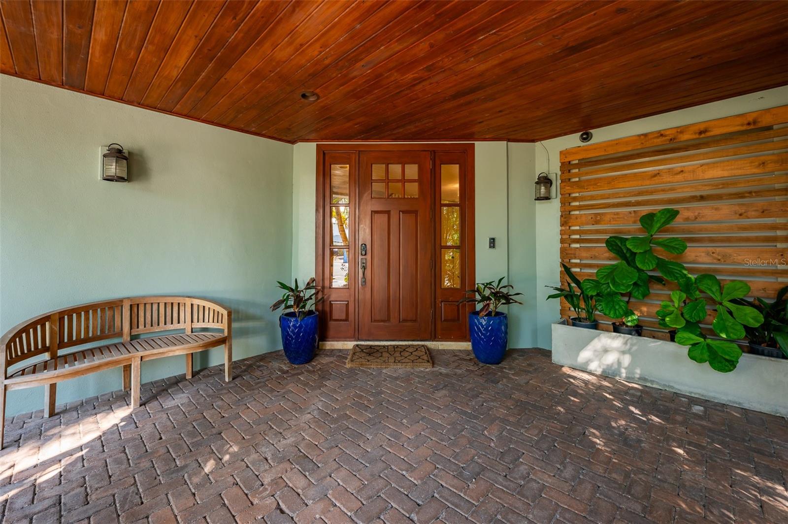 Image 16 of 99 For 526 56th Street