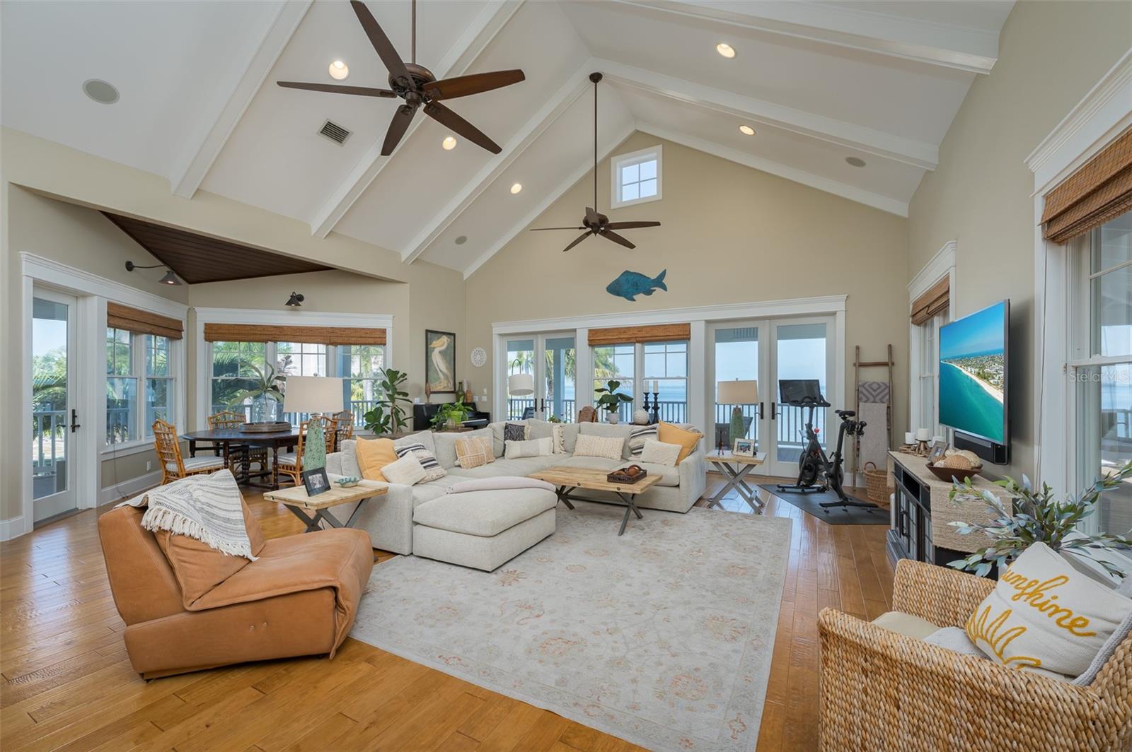 Image 21 of 99 For 526 56th Street