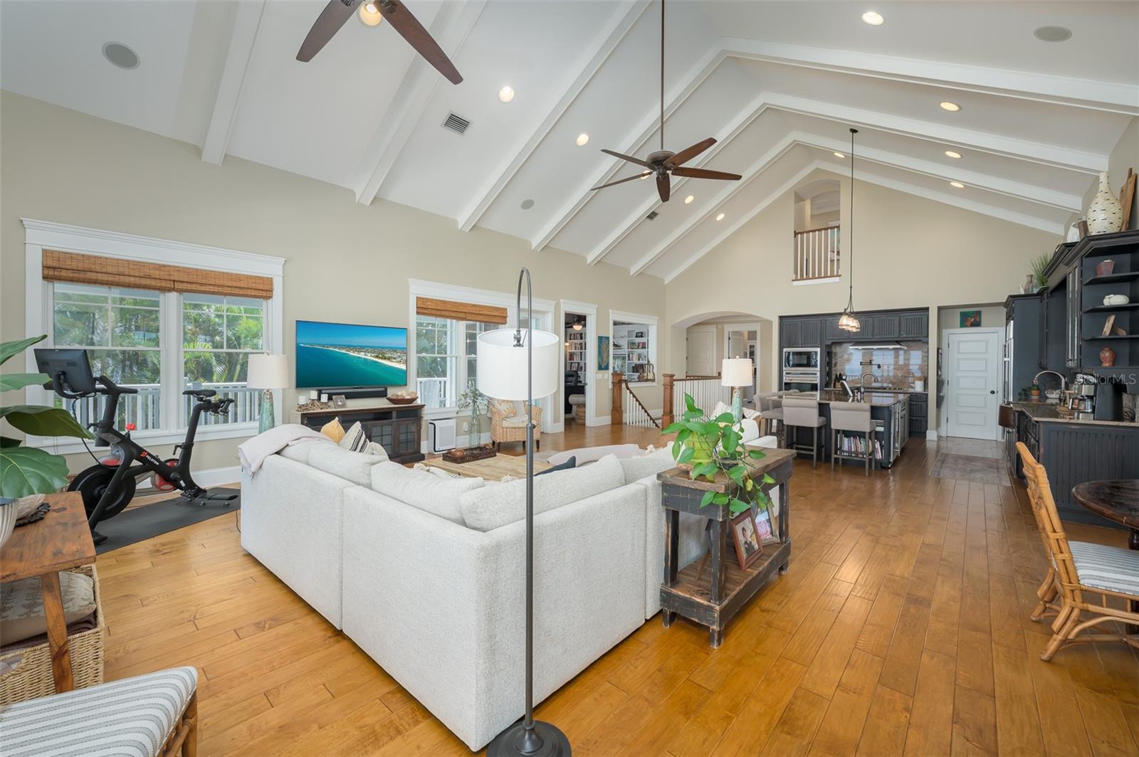 Image 23 of 99 For 526 56th Street