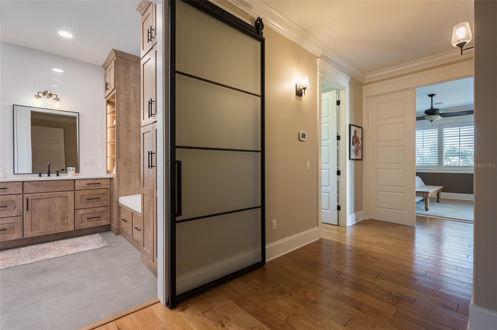 Image 32 of 99 For 526 56th Street