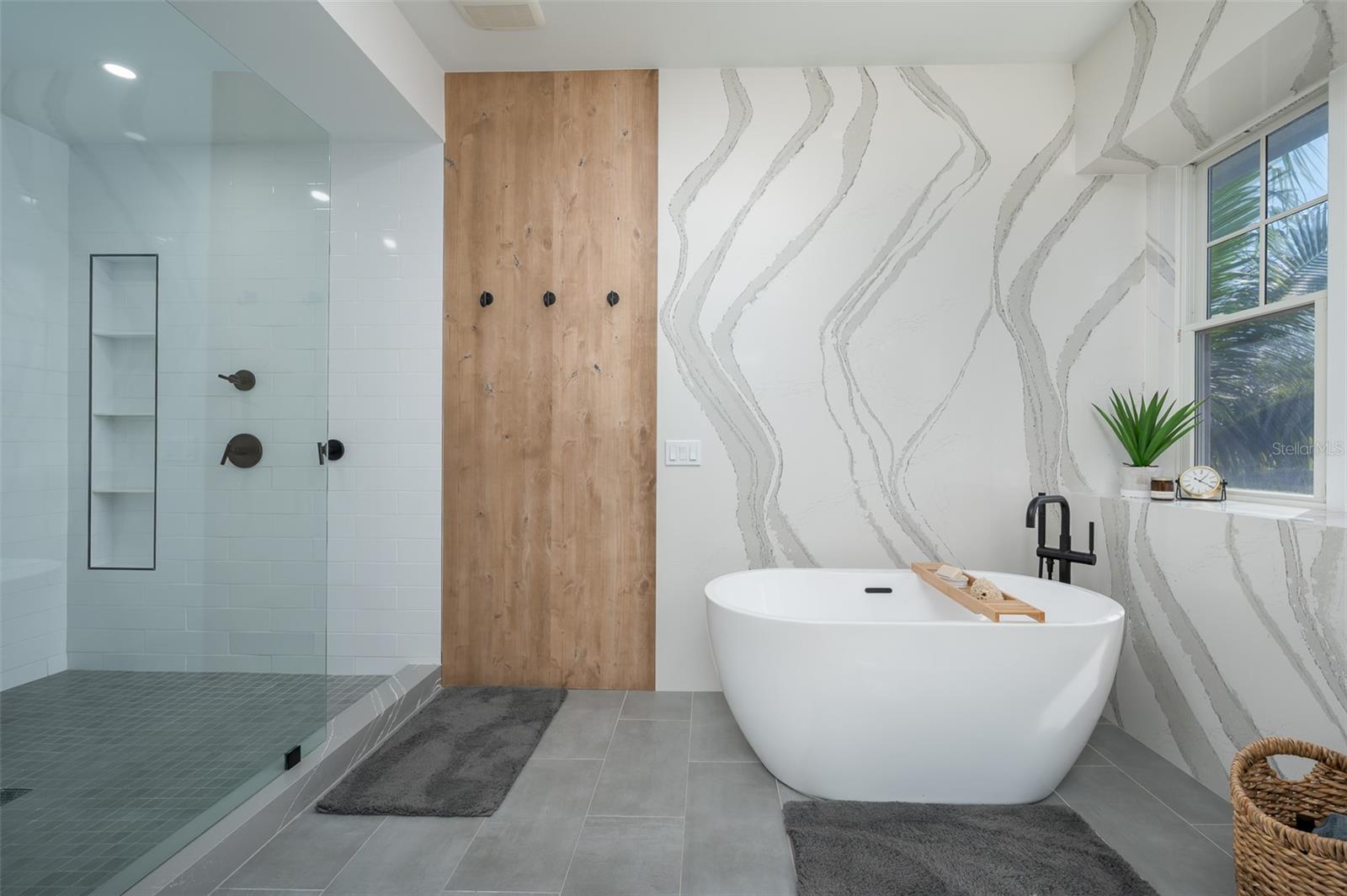 Image 37 of 99 For 526 56th Street