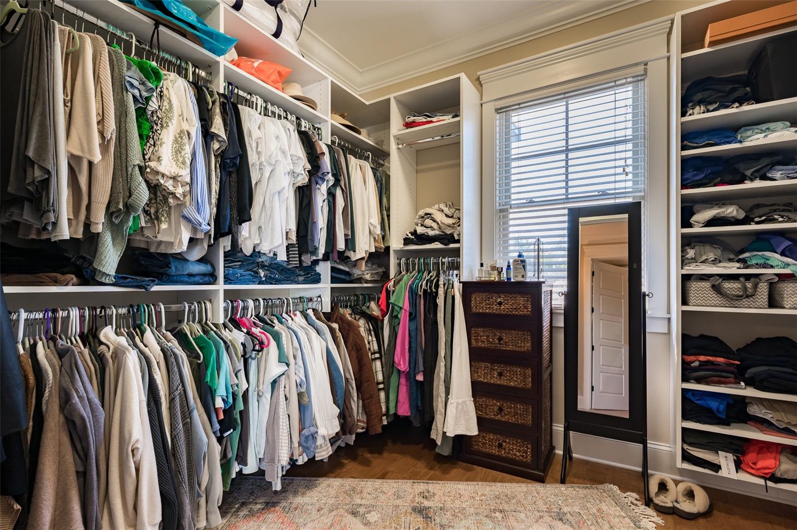 Image 39 of 99 For 526 56th Street