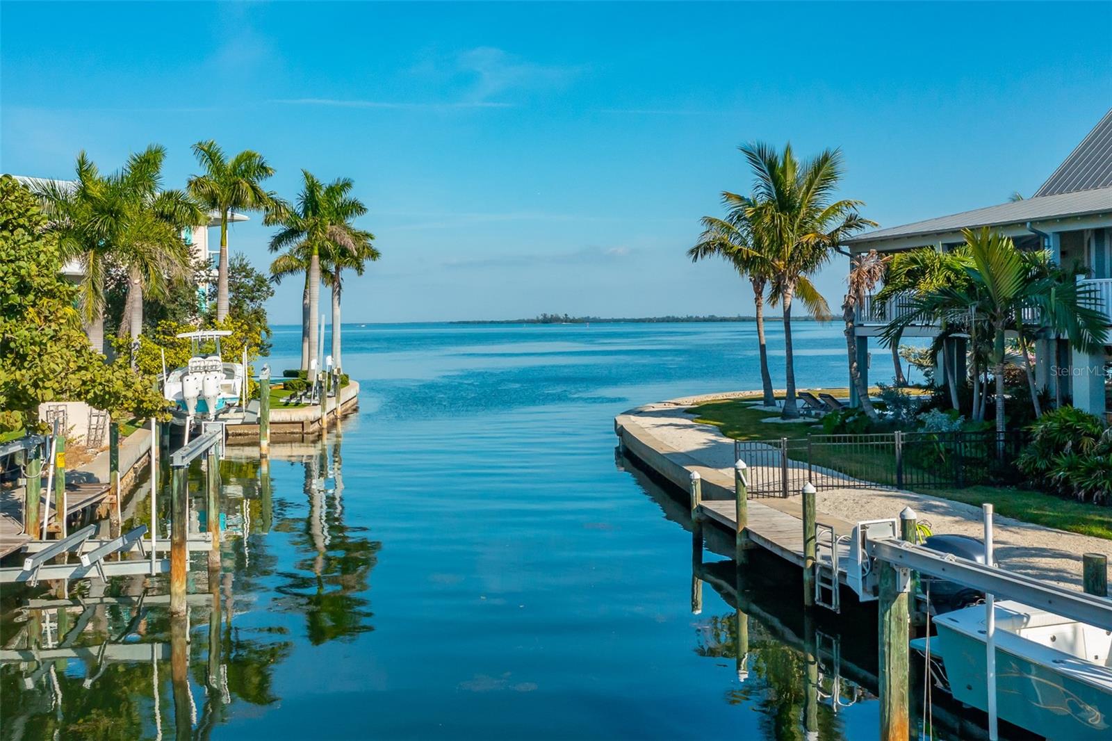 Image 5 of 99 For 526 56th Street