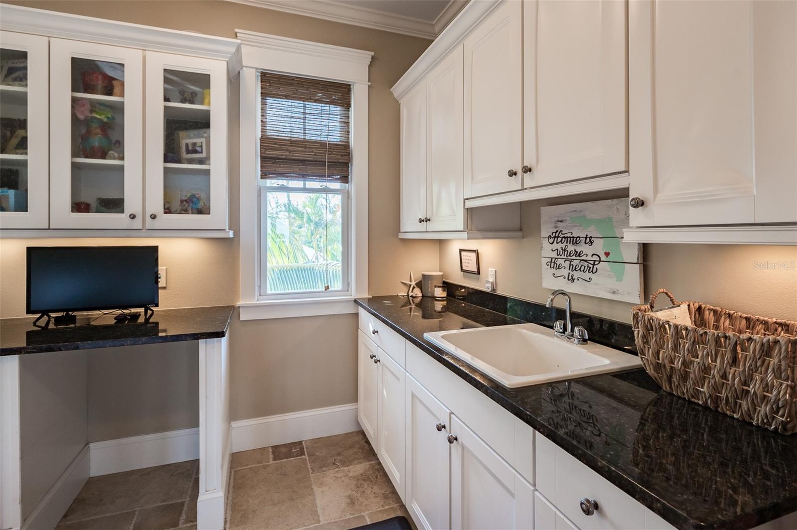 Image 54 of 99 For 526 56th Street