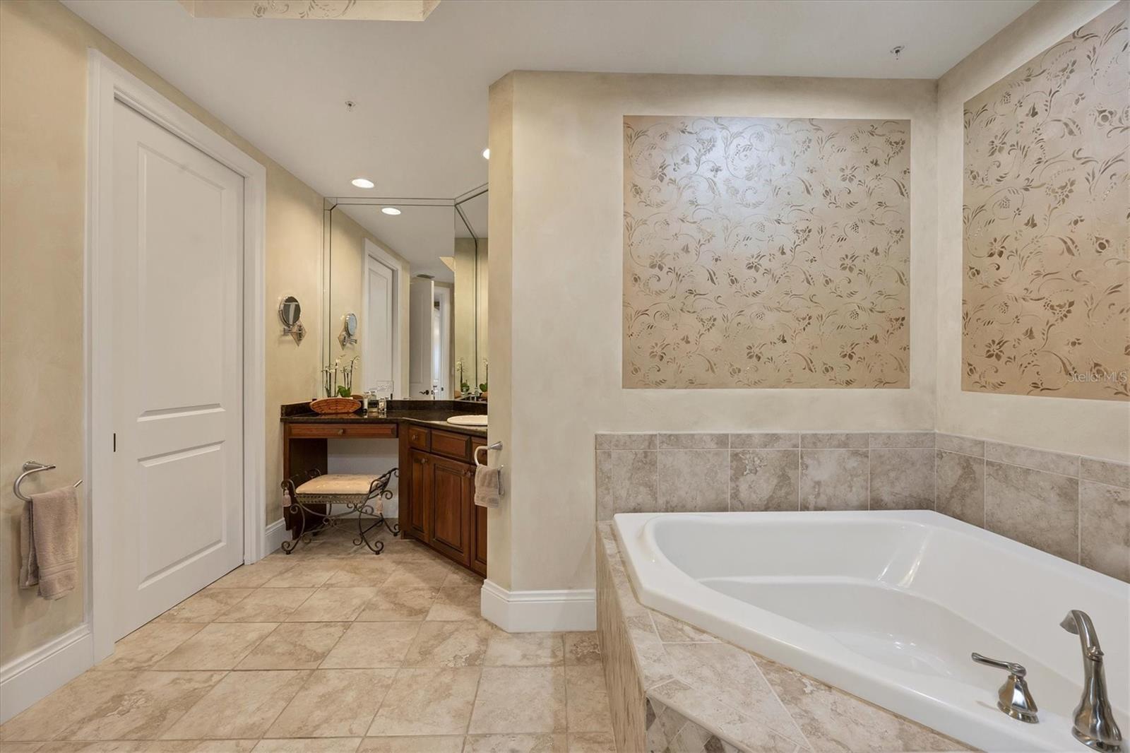 Image 22 of 57 For 140 Riviera Dunes Way 1001