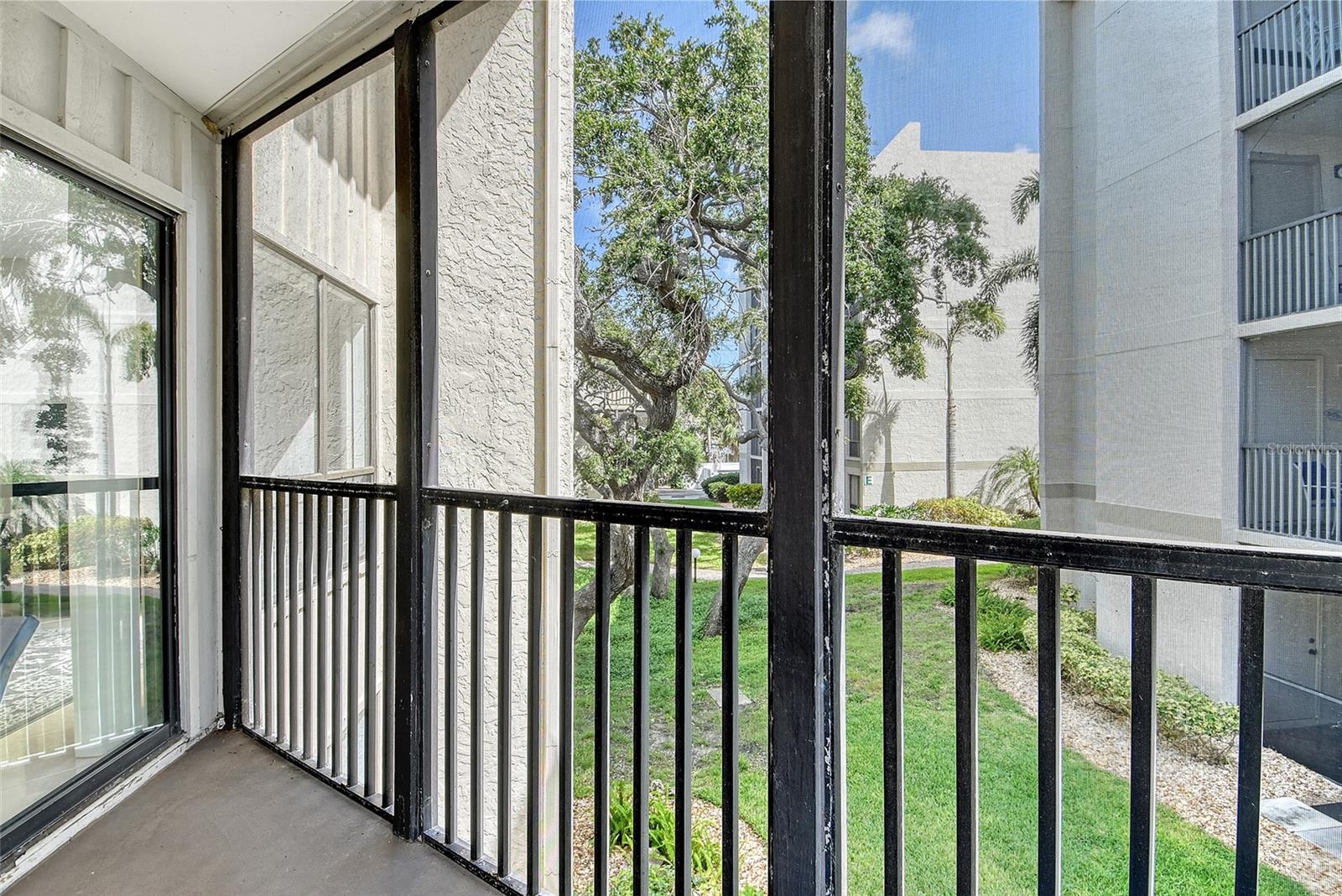 Image 10 of 53 For 6157 Midnight Pass Road G22