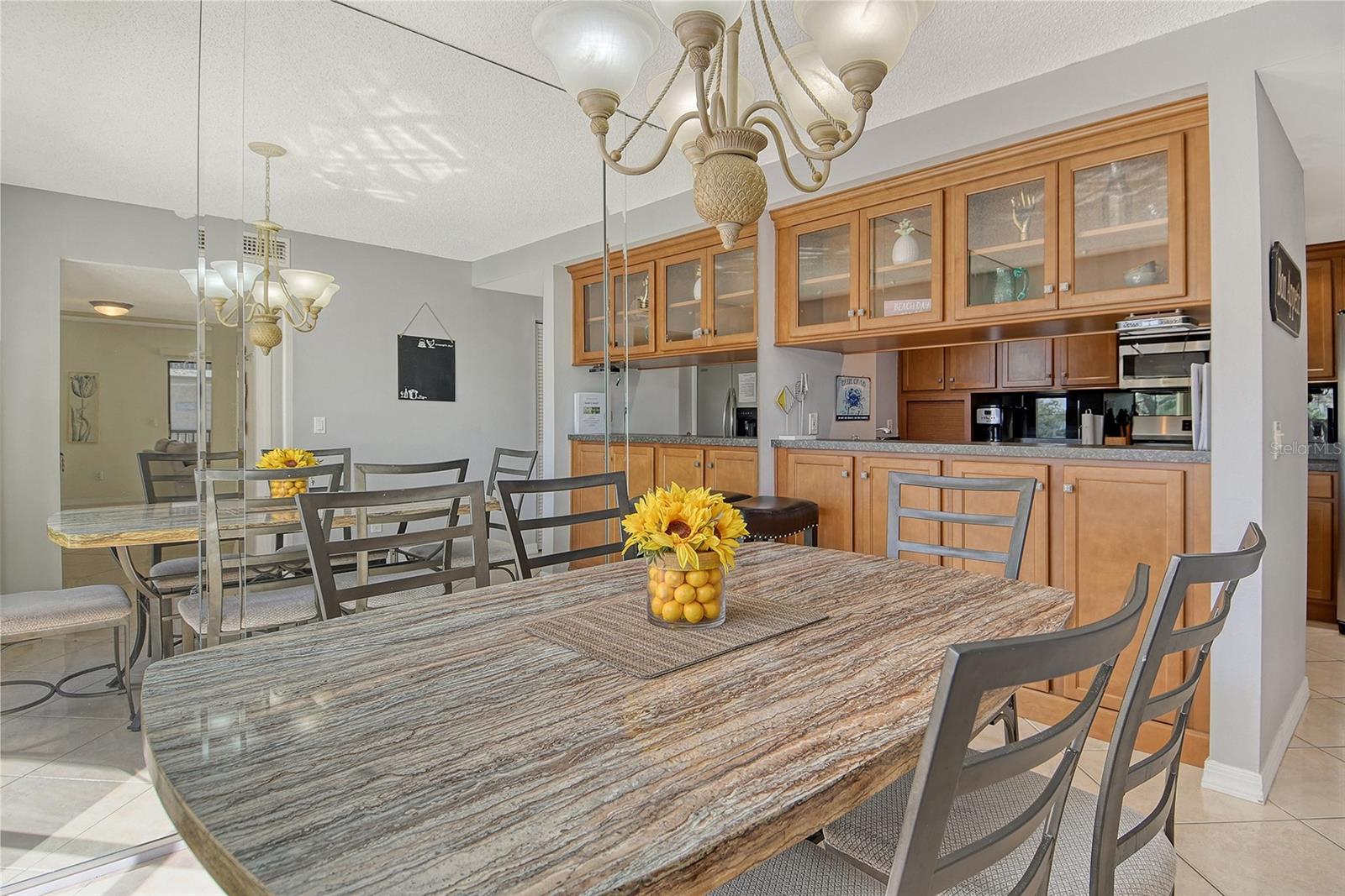 Image 11 of 53 For 6157 Midnight Pass Road G22