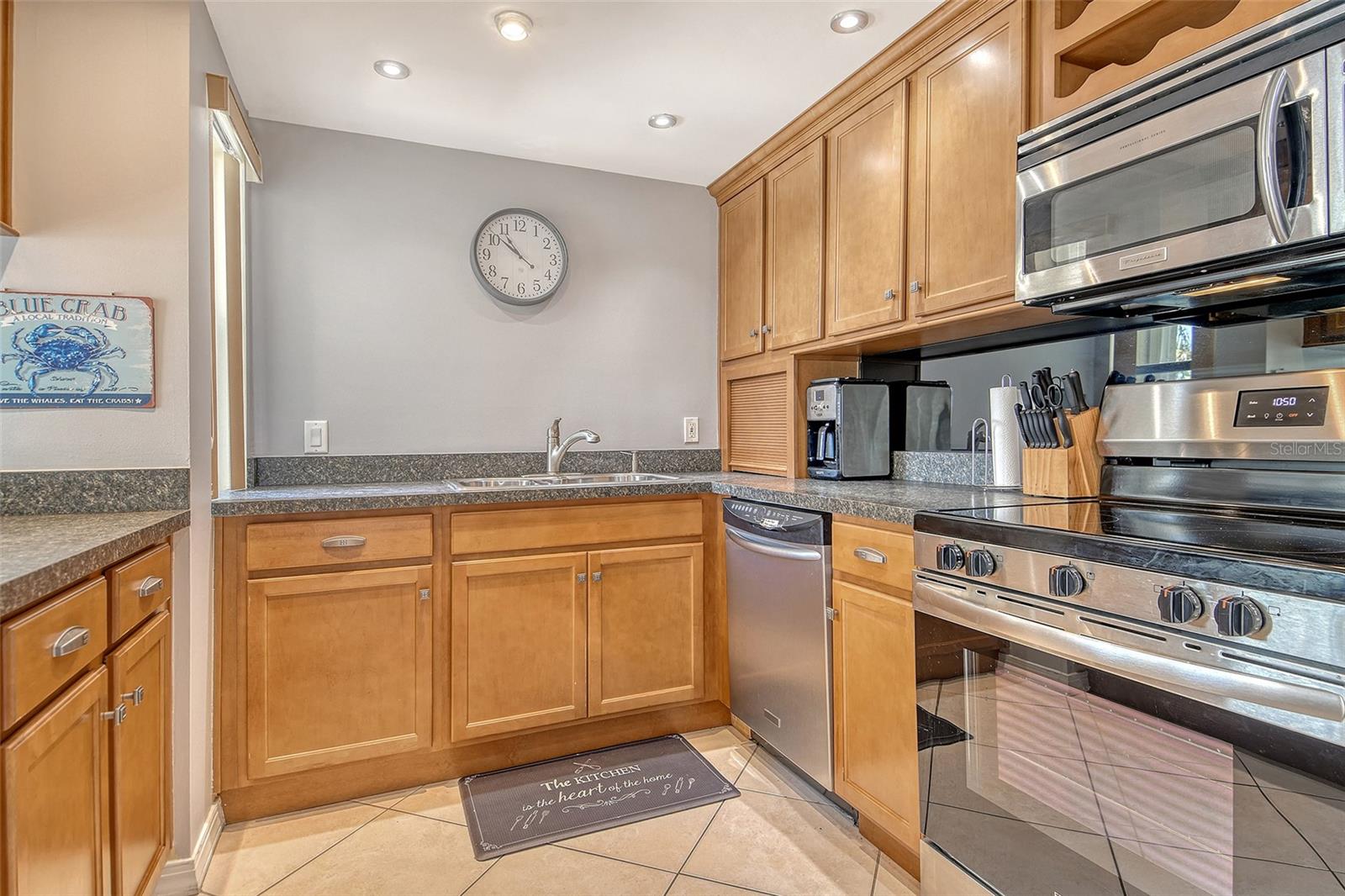 Image 15 of 53 For 6157 Midnight Pass Road G22