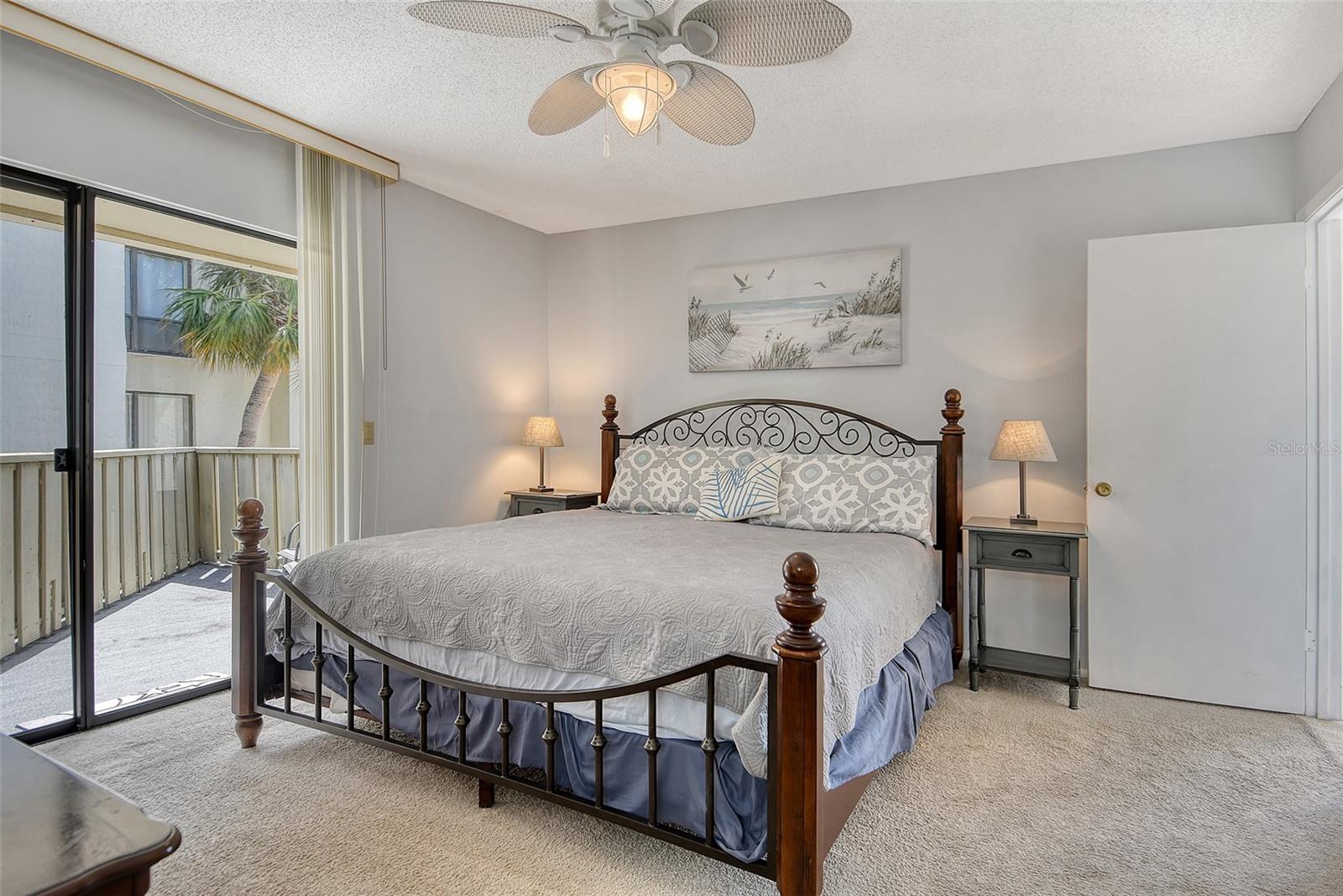 Image 19 of 53 For 6157 Midnight Pass Road G22