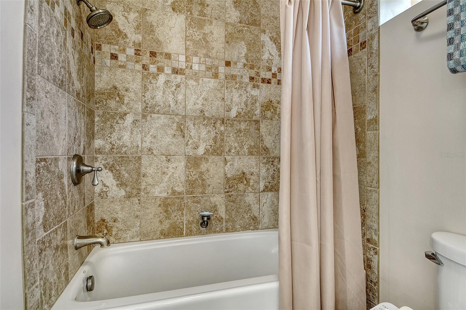 Image 24 of 53 For 6157 Midnight Pass Road G22