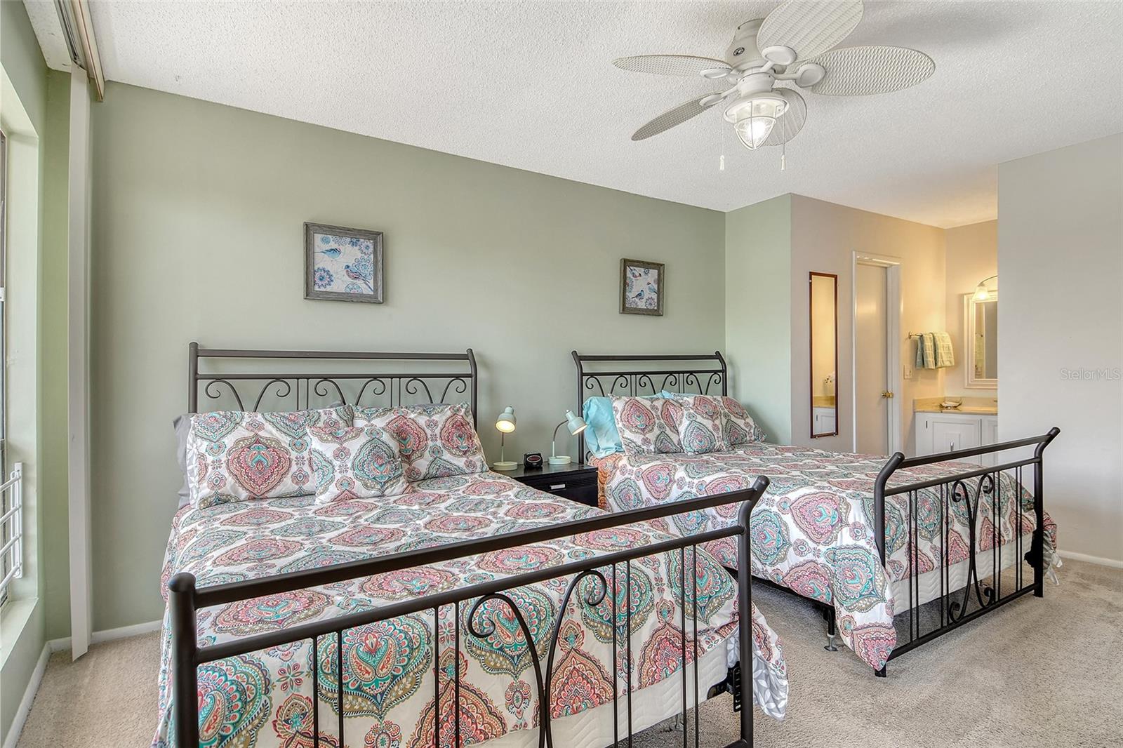 Image 26 of 53 For 6157 Midnight Pass Road G22