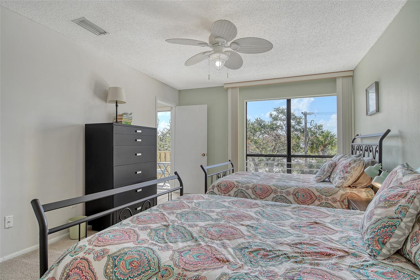 Image 27 of 53 For 6157 Midnight Pass Road G22