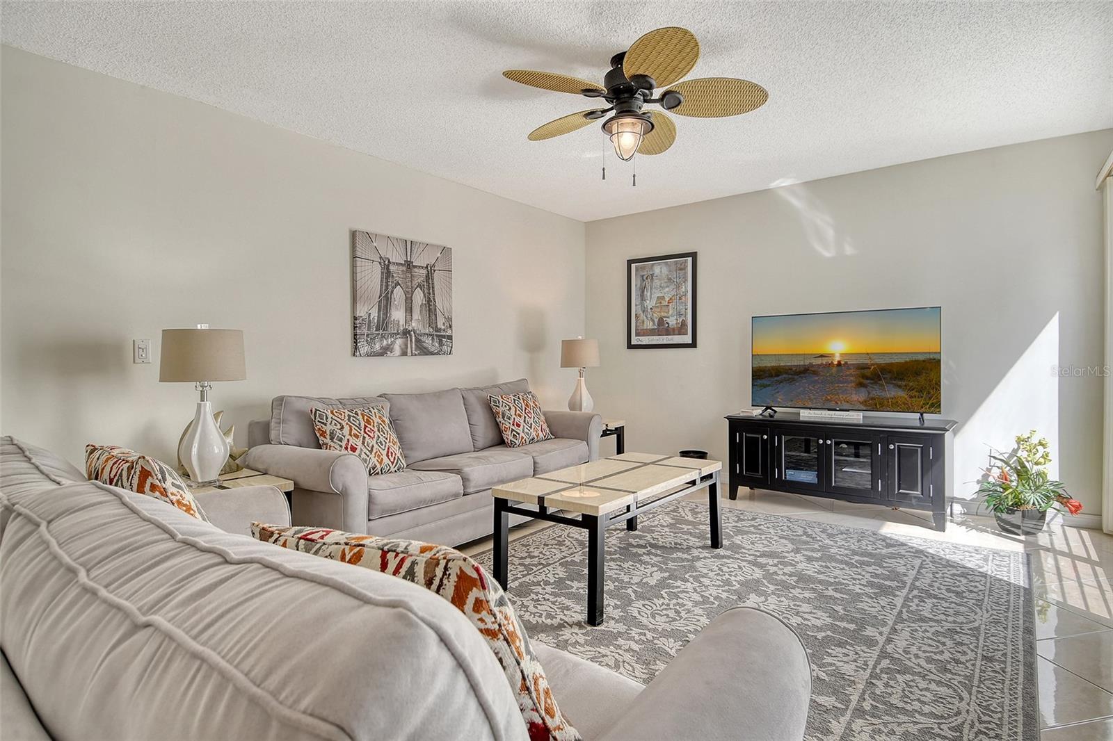 Image 7 of 53 For 6157 Midnight Pass Road G22