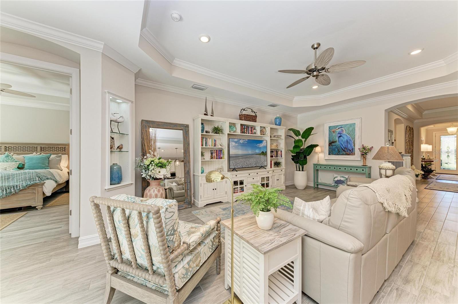 Image 14 of 91 For 364 Toscavilla Boulevard