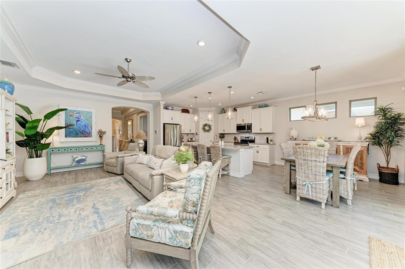 Image 15 of 91 For 364 Toscavilla Boulevard