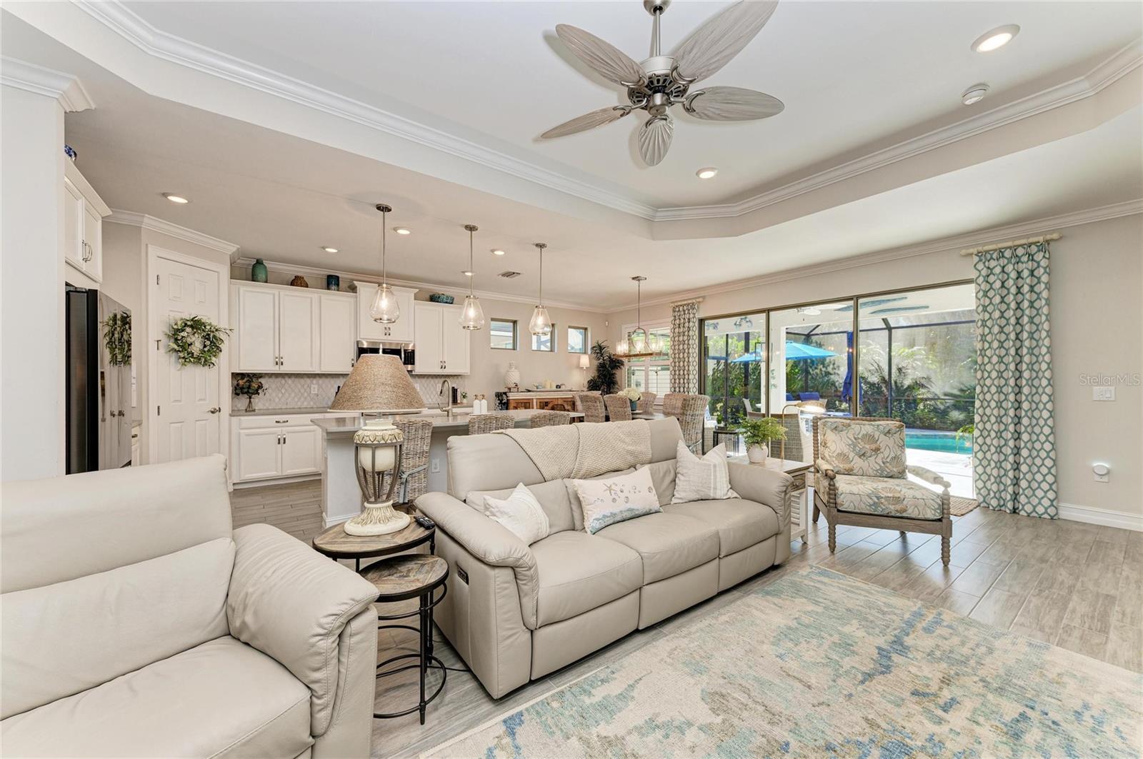 Image 16 of 91 For 364 Toscavilla Boulevard