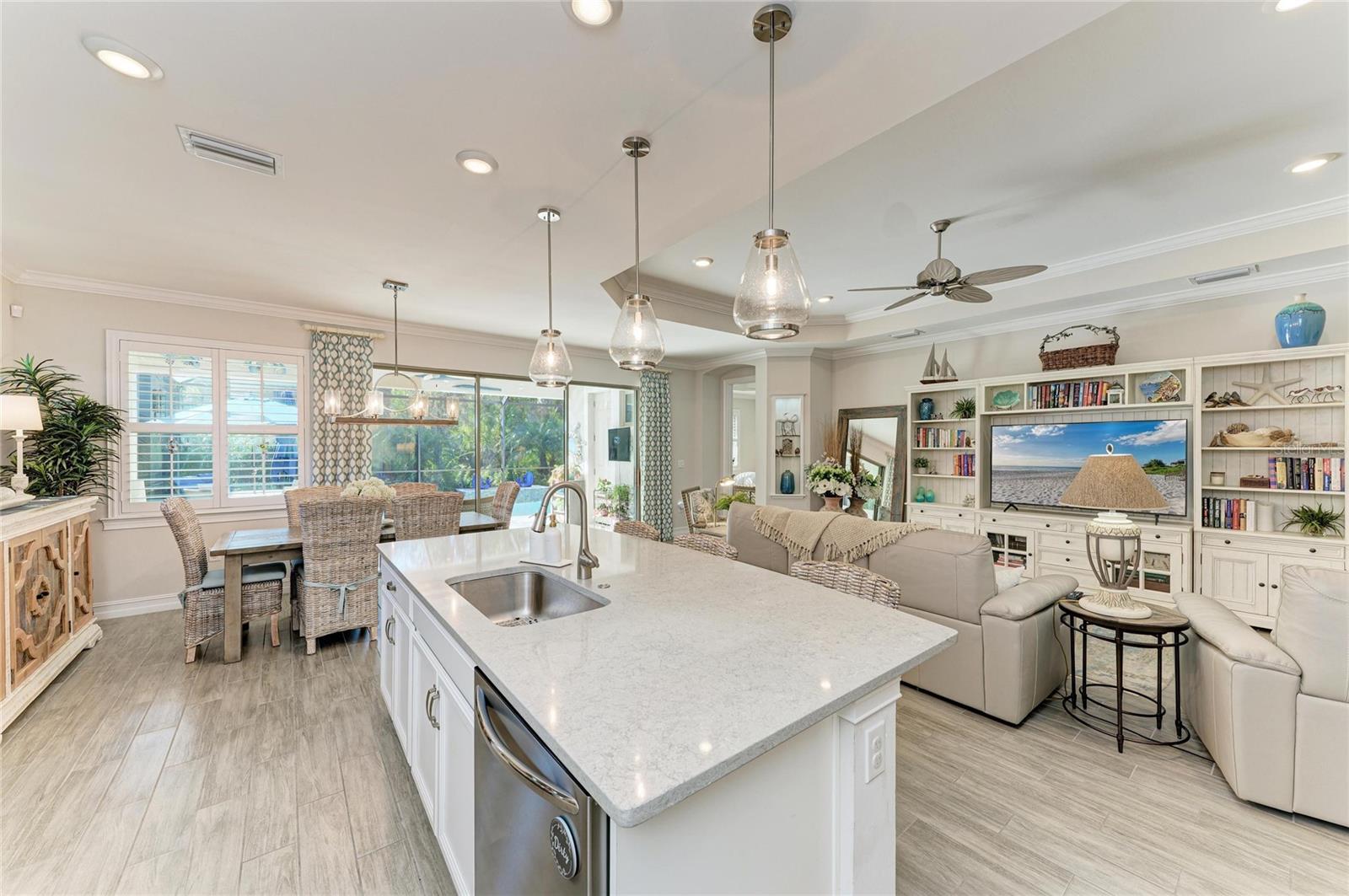 Image 18 of 91 For 364 Toscavilla Boulevard