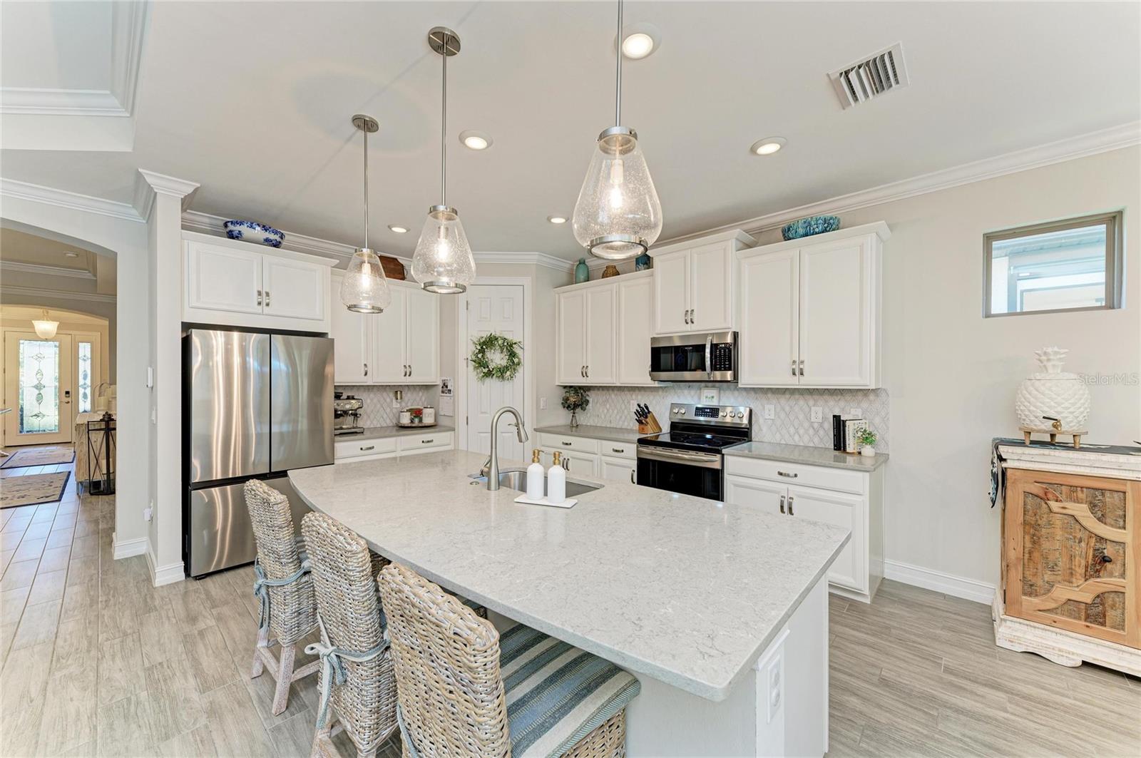 Image 20 of 91 For 364 Toscavilla Boulevard