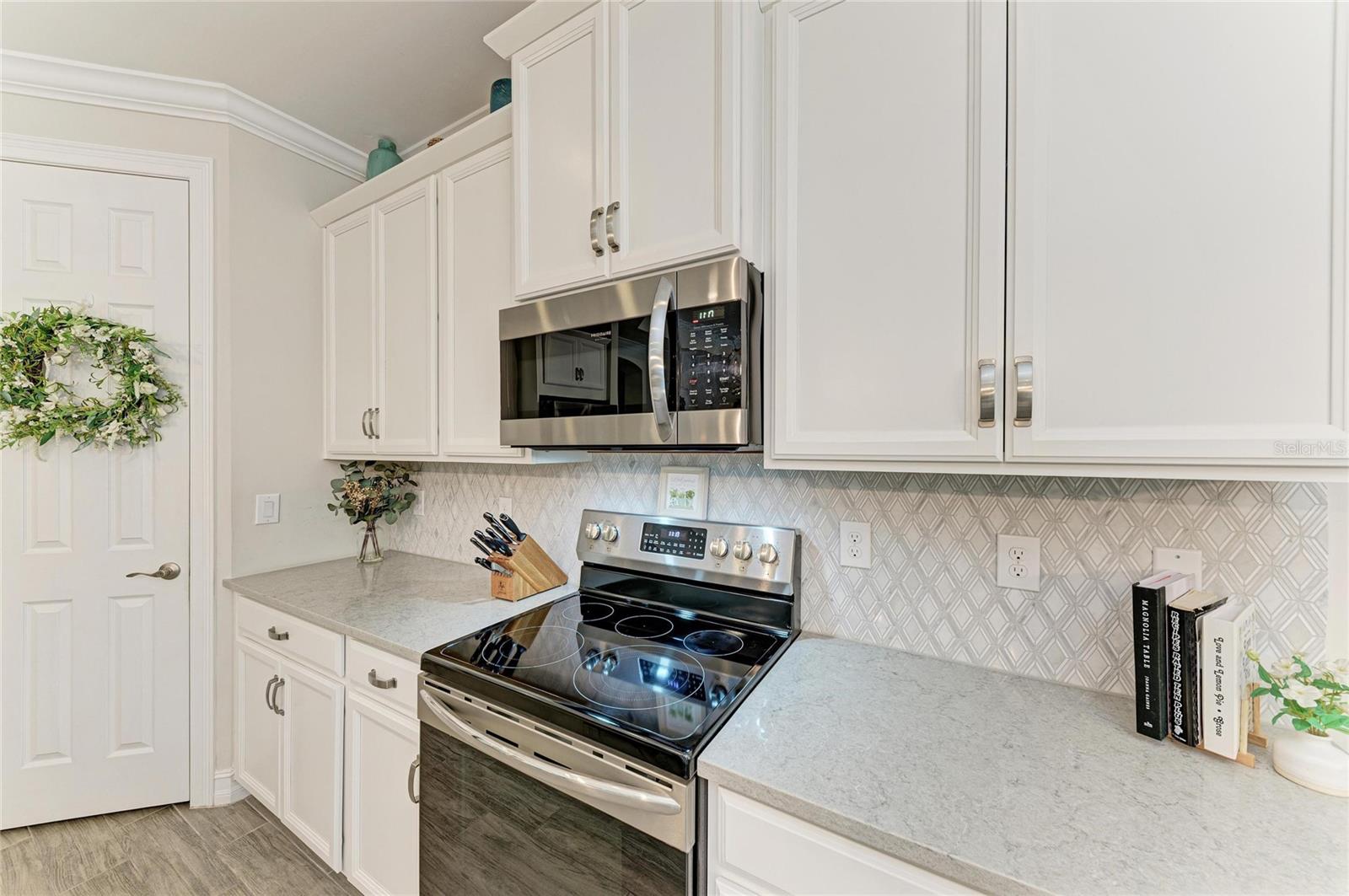 Image 23 of 91 For 364 Toscavilla Boulevard