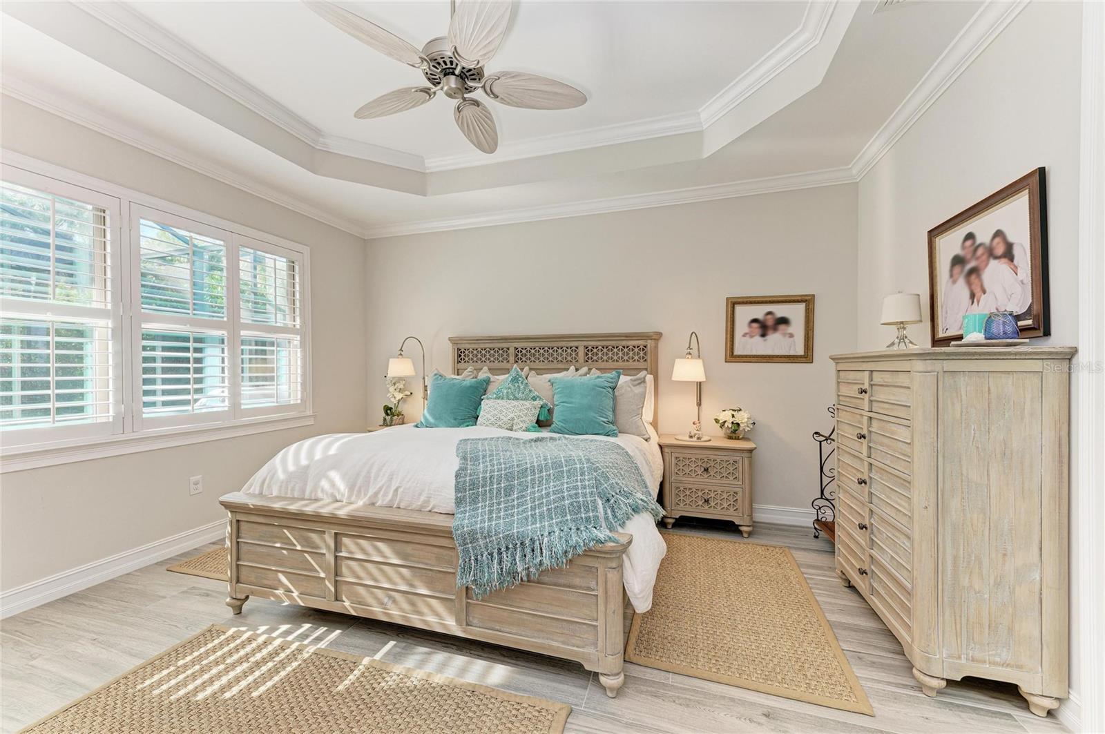 Image 37 of 91 For 364 Toscavilla Boulevard