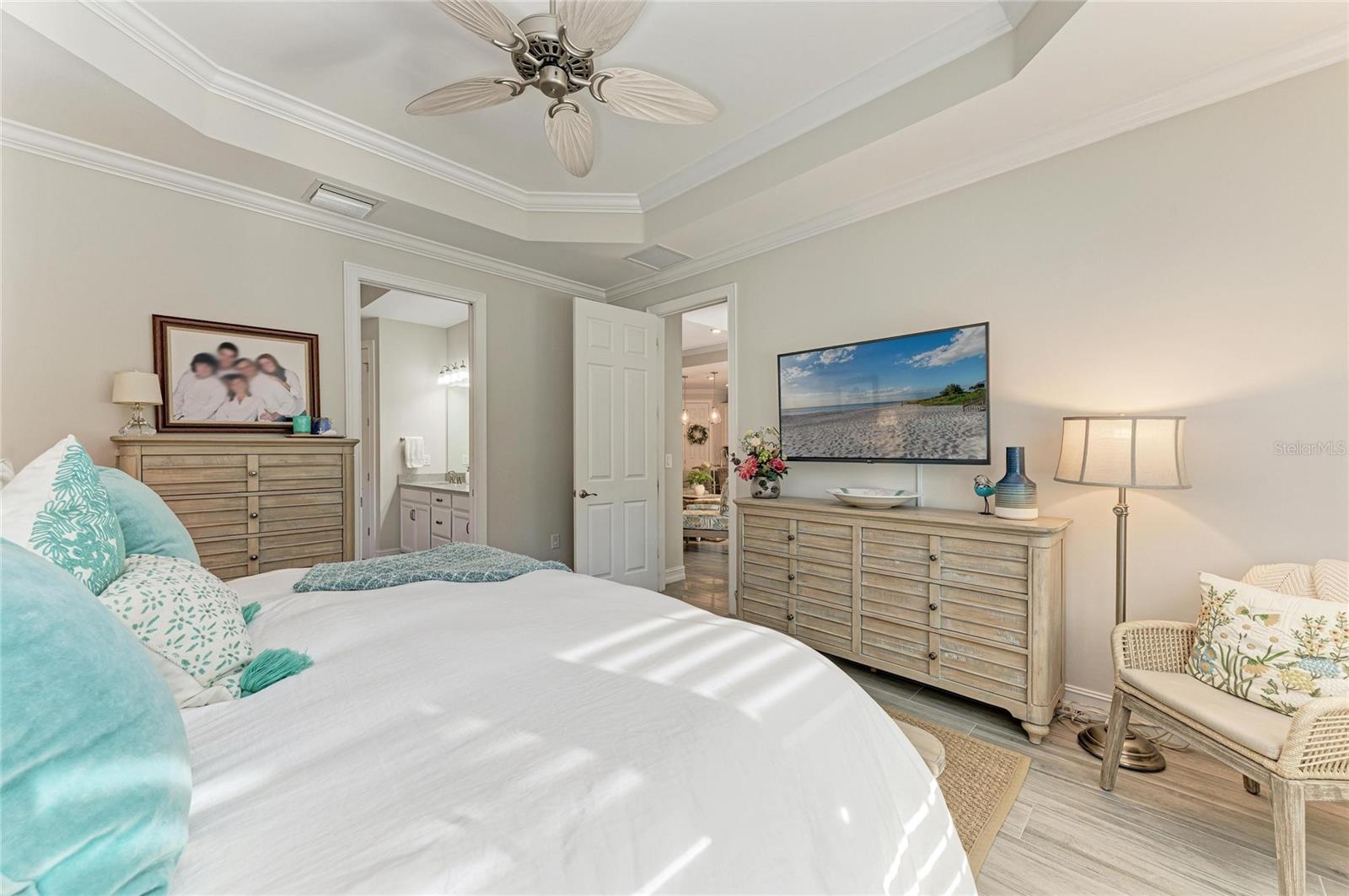 Image 38 of 91 For 364 Toscavilla Boulevard