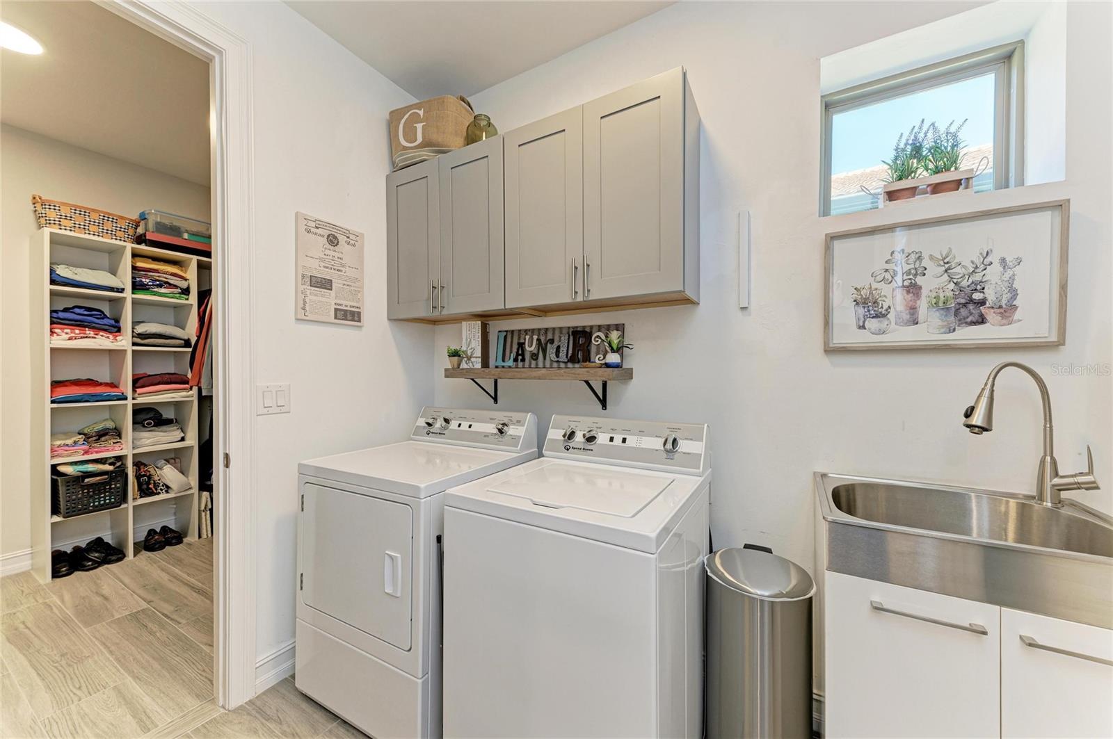 Image 55 of 91 For 364 Toscavilla Boulevard