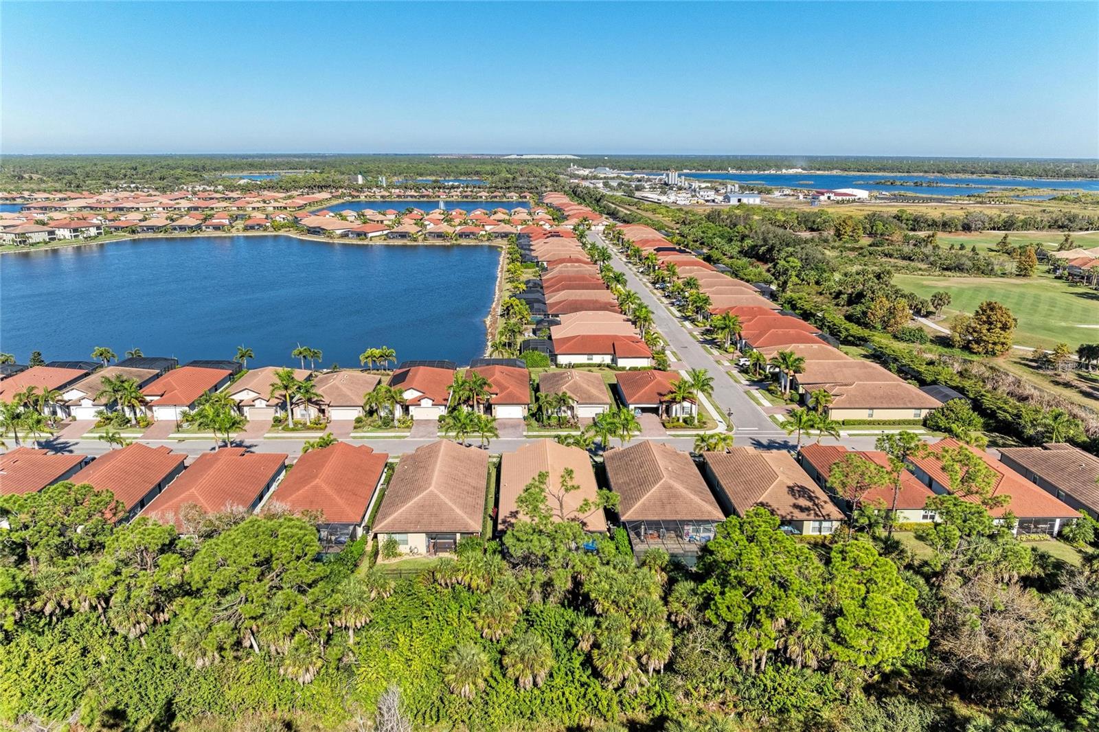 Image 59 of 91 For 364 Toscavilla Boulevard