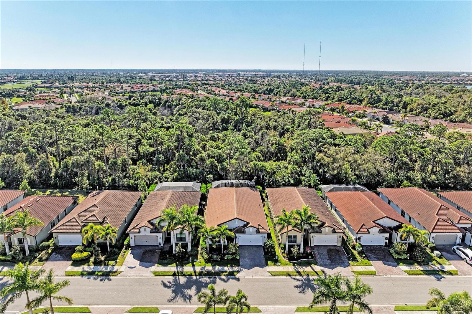 Image 62 of 91 For 364 Toscavilla Boulevard