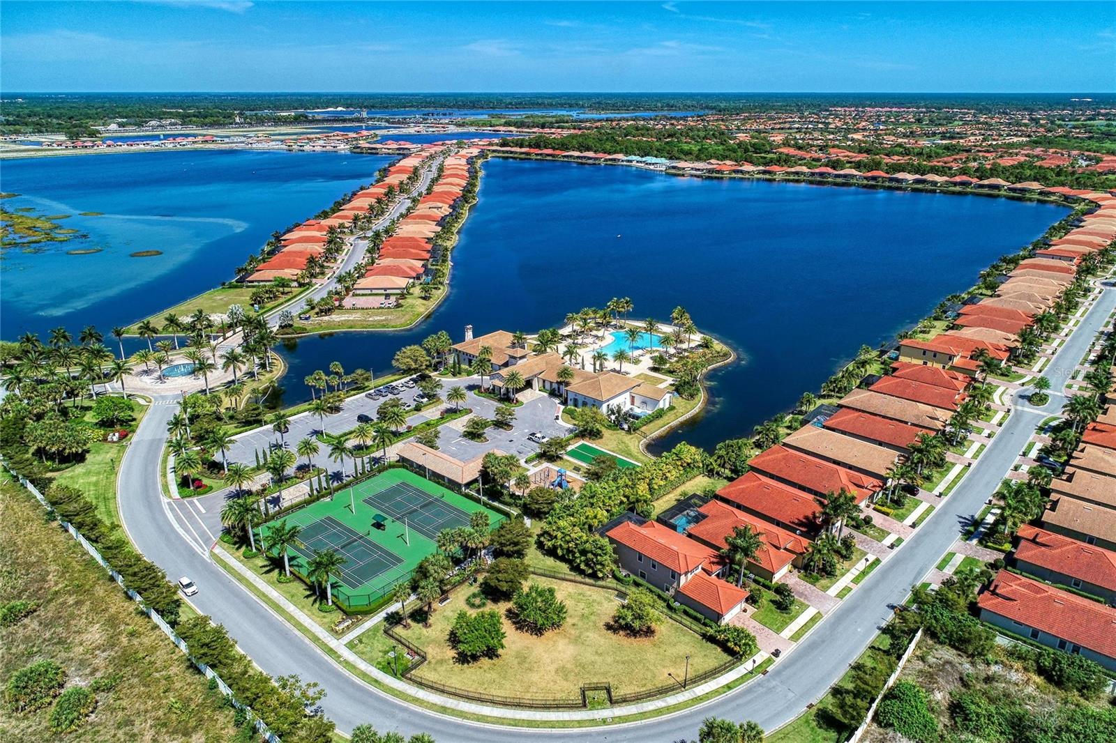 Image 67 of 91 For 364 Toscavilla Boulevard