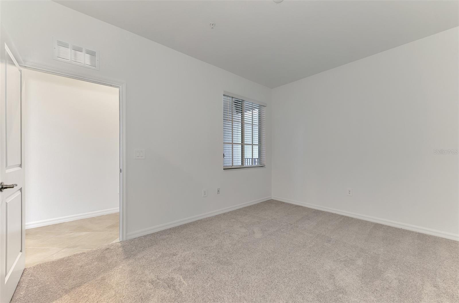 Image 12 of 33 For 17565 Opal Sand Drive #401