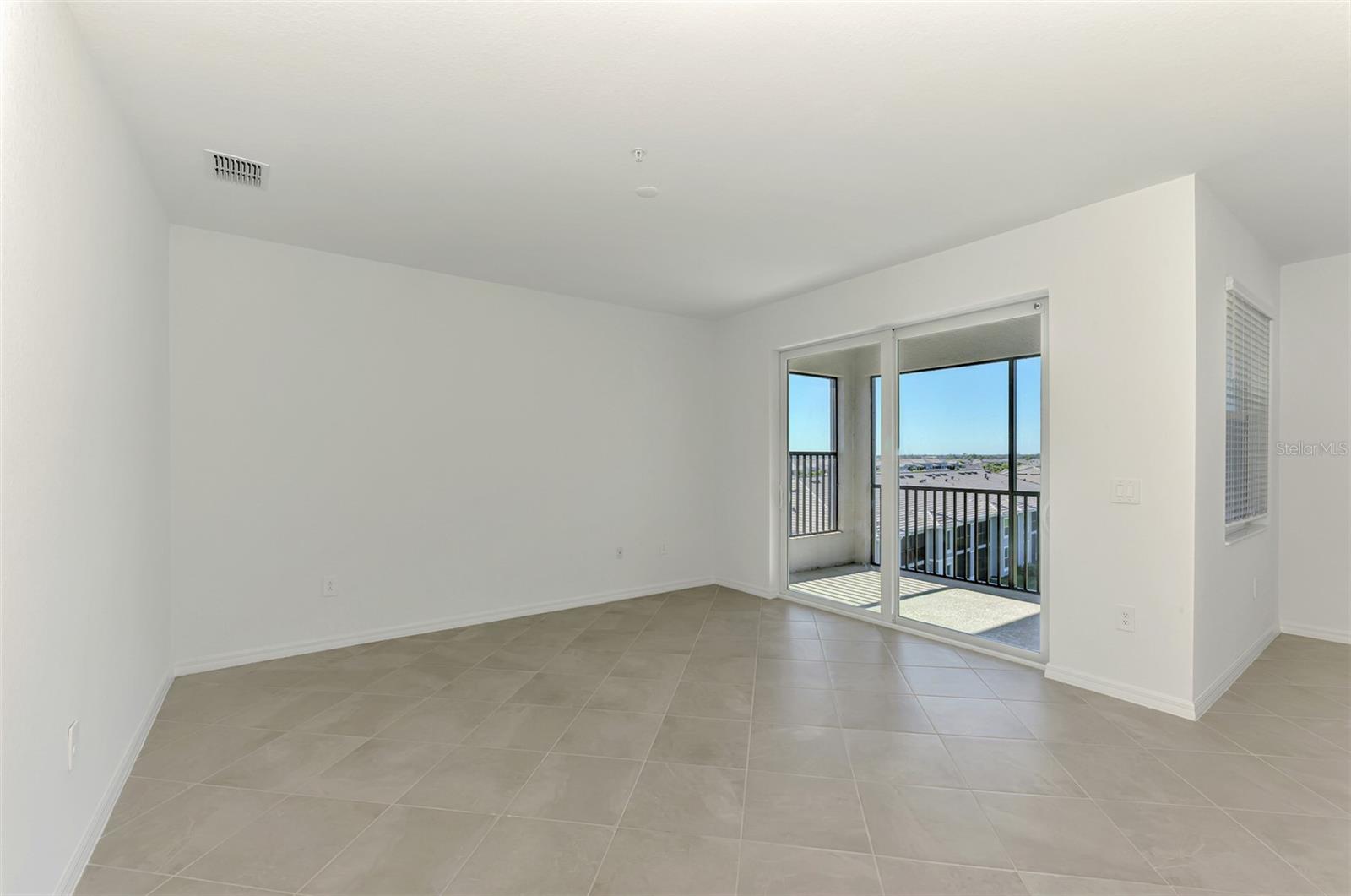 Image 13 of 33 For 17565 Opal Sand Drive #401