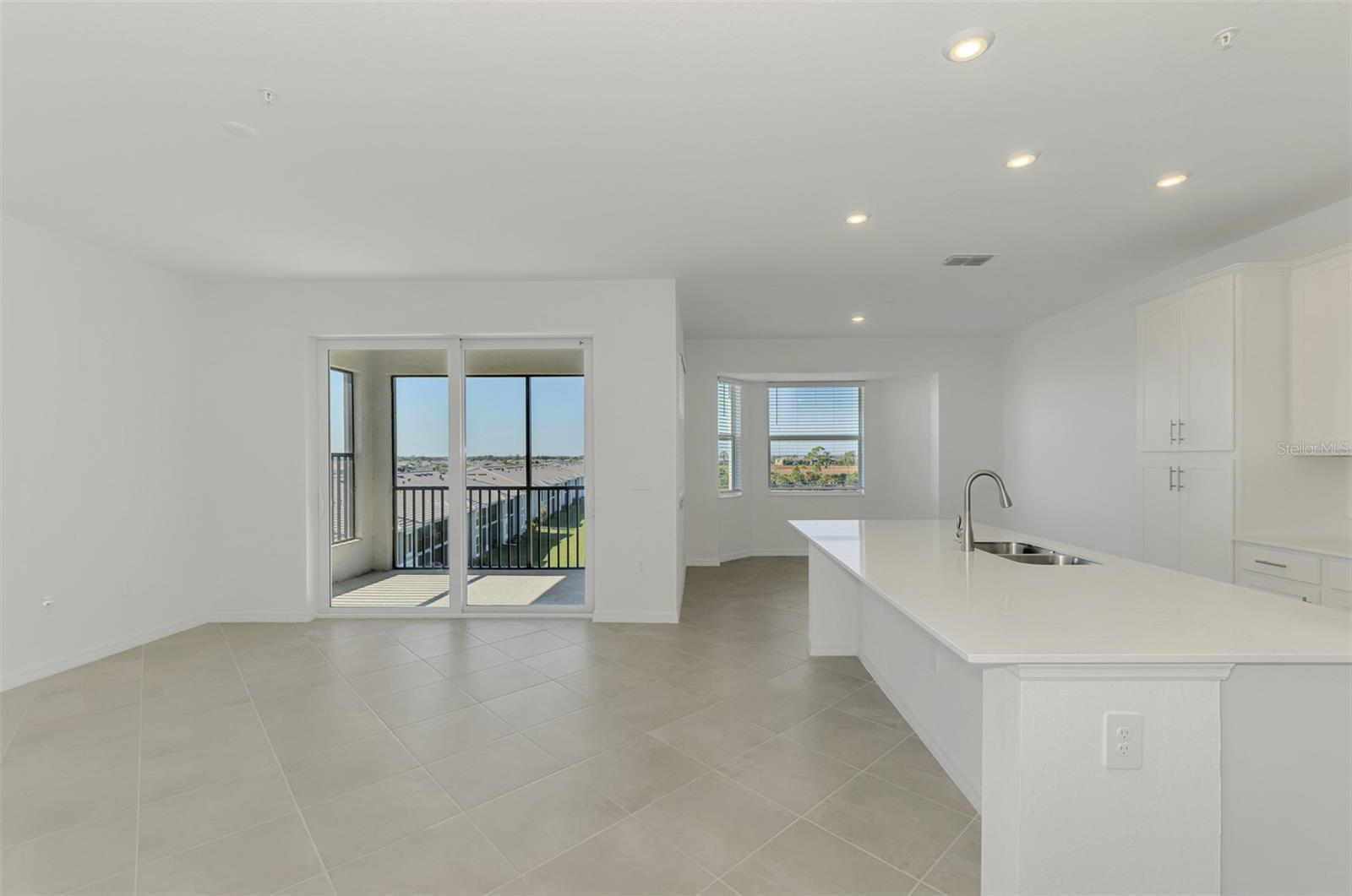 Image 4 of 33 For 17565 Opal Sand Drive #401