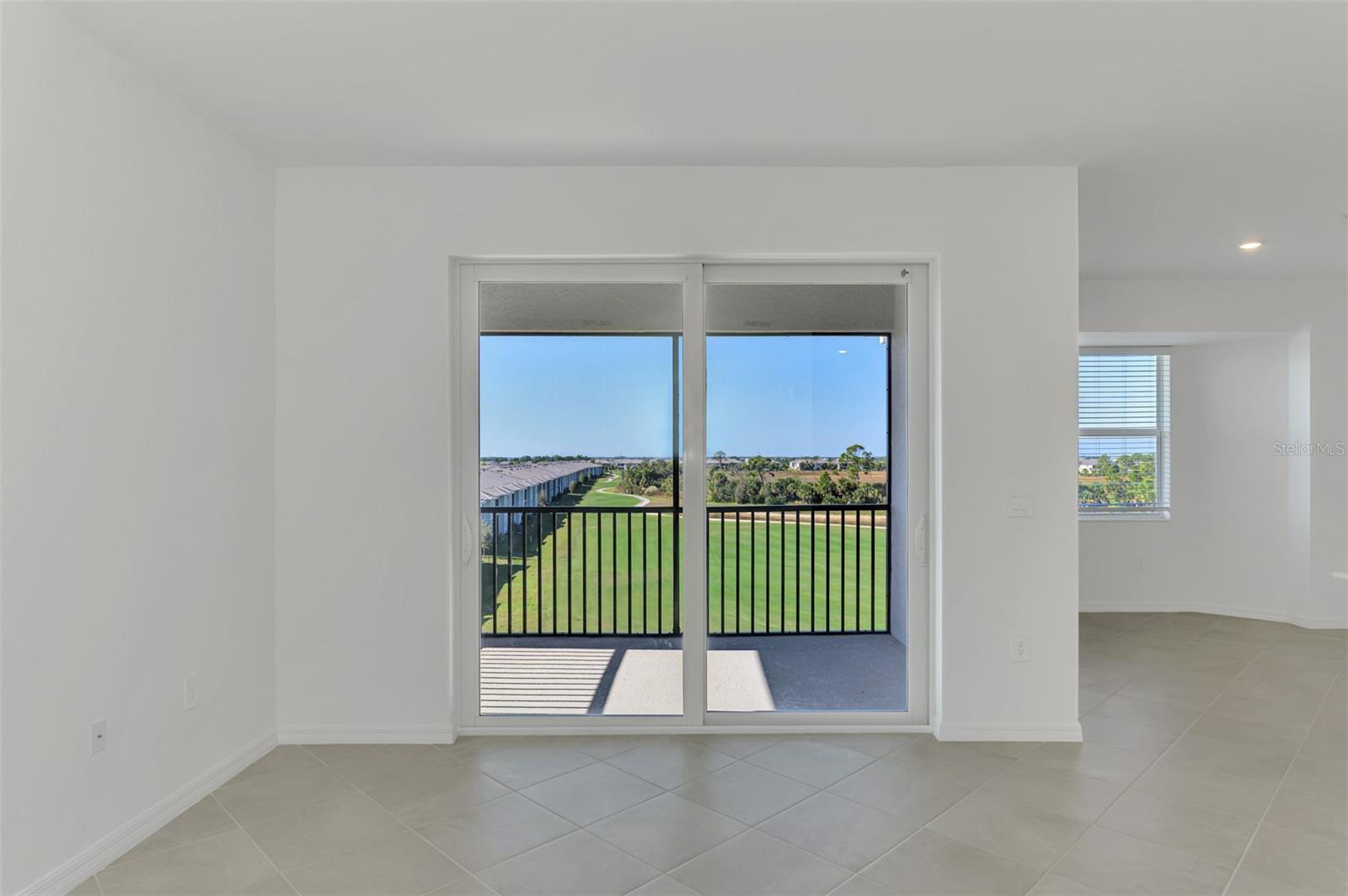 Image 6 of 33 For 17565 Opal Sand Drive #401