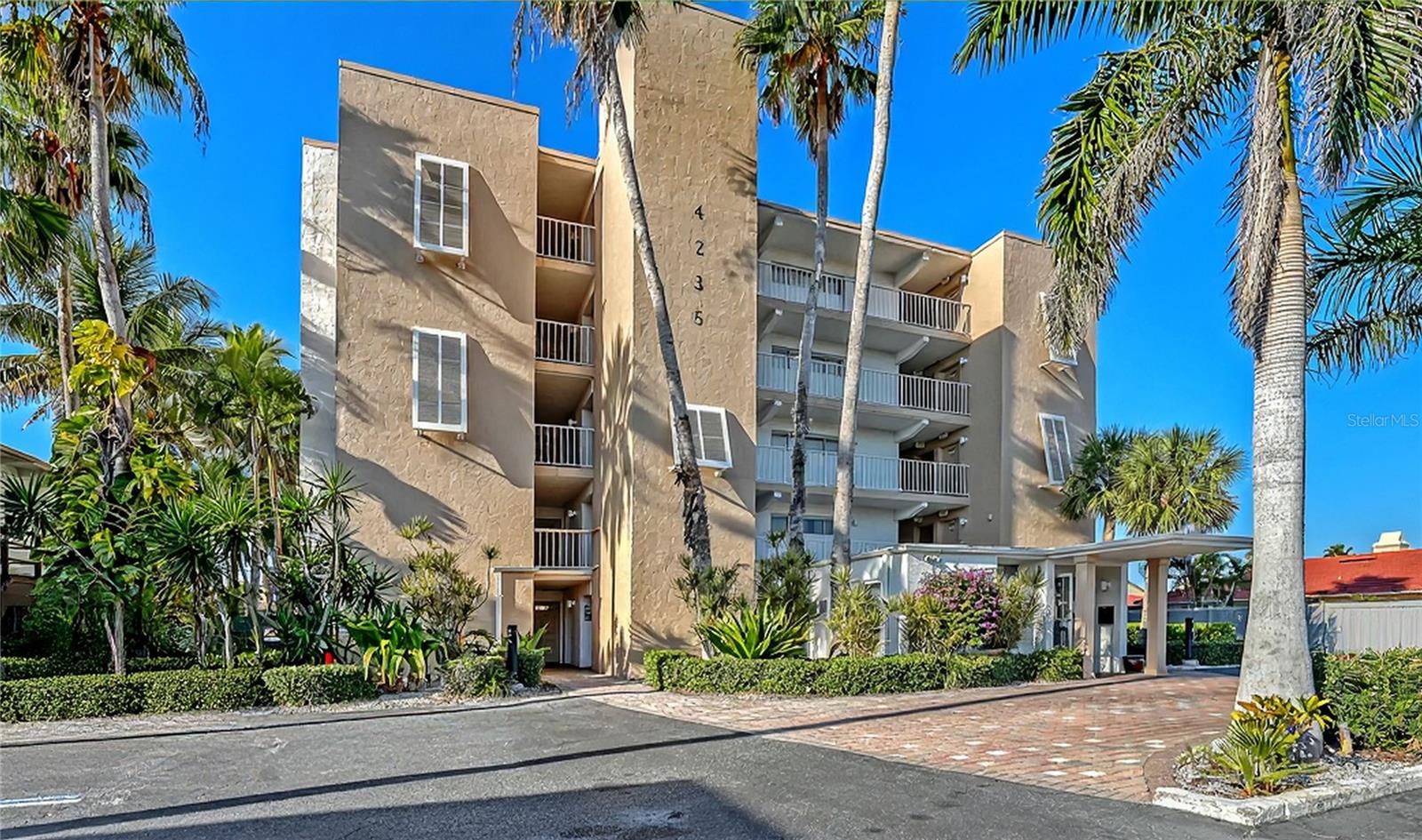 Image 3 of 30 For 4235 Gulf Of Mexico Drive T101