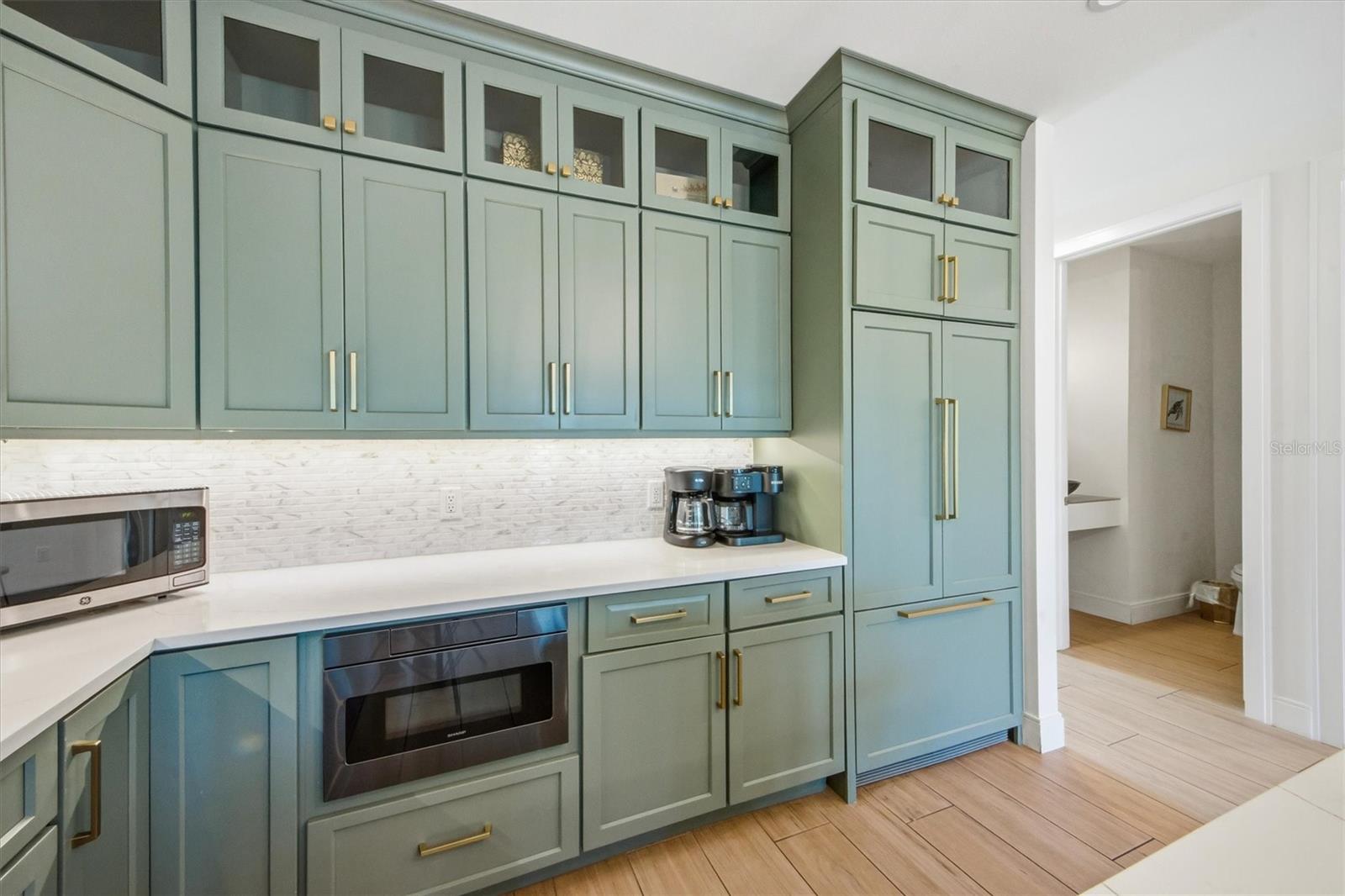 Image 19 of 91 For 403 20th Place N