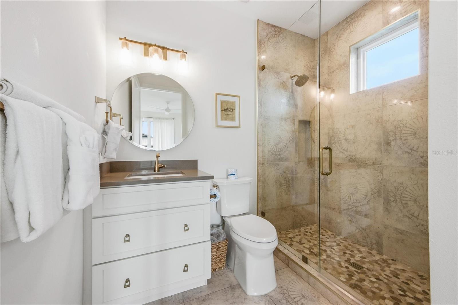 Image 23 of 91 For 403 20th Place N