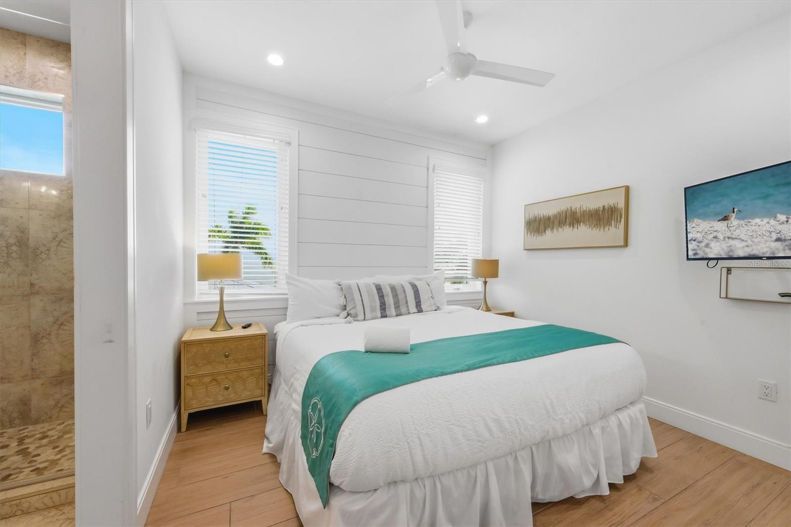 Image 28 of 91 For 403 20th Place N