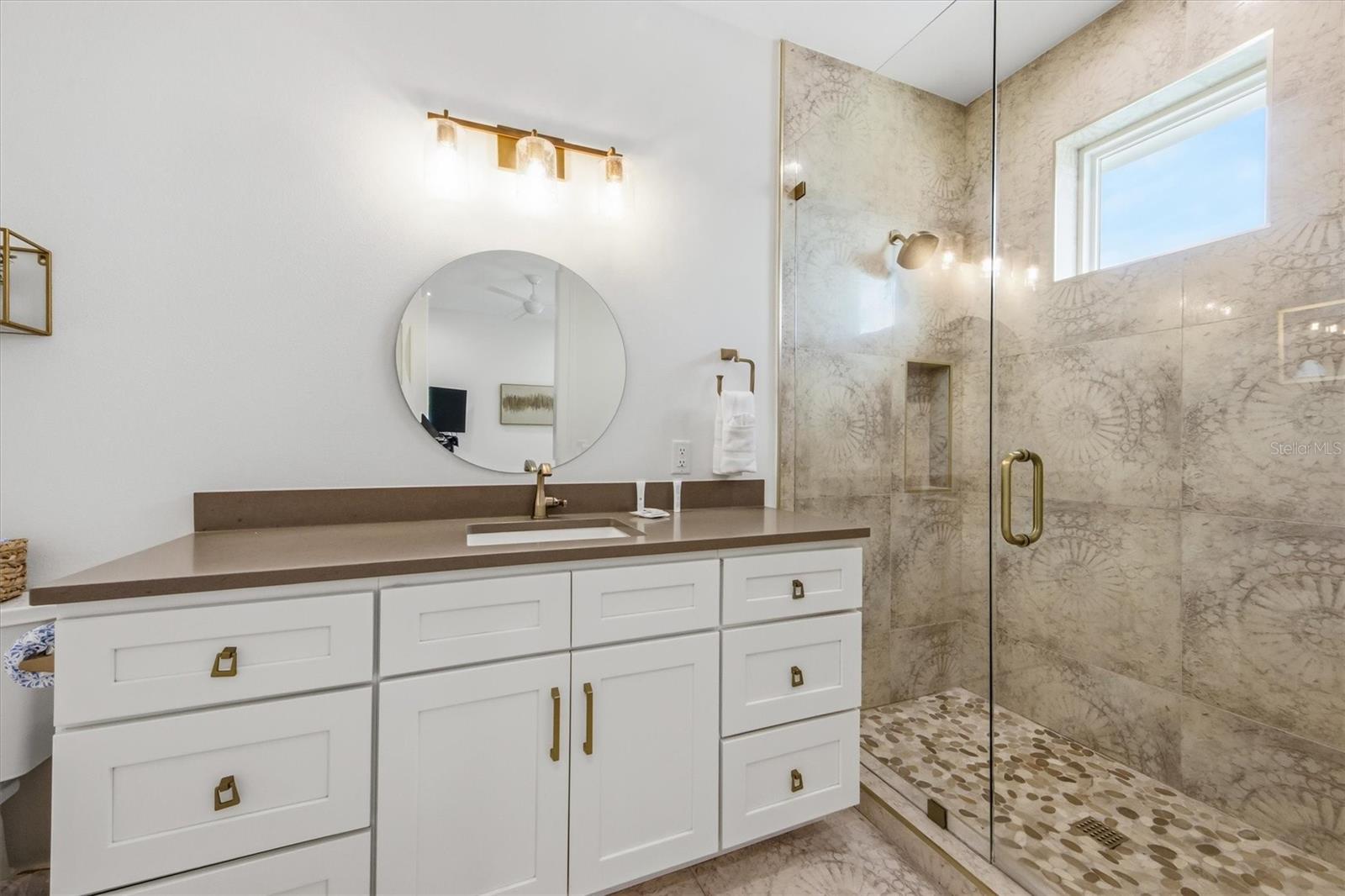 Image 29 of 91 For 403 20th Place N